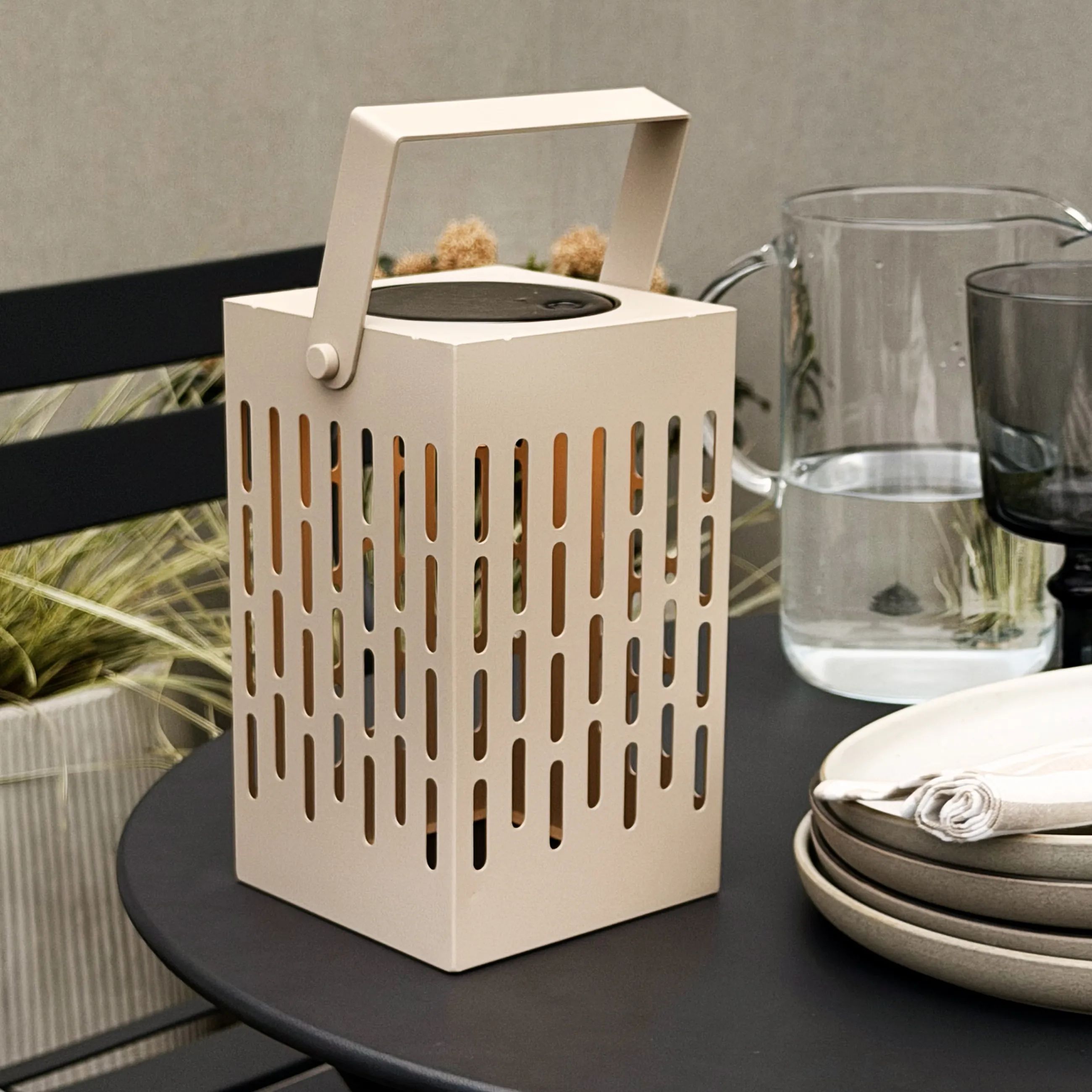 Dyberg Larsen Lanterner Luma Udendørs Solar Lanterne i Beige, 3