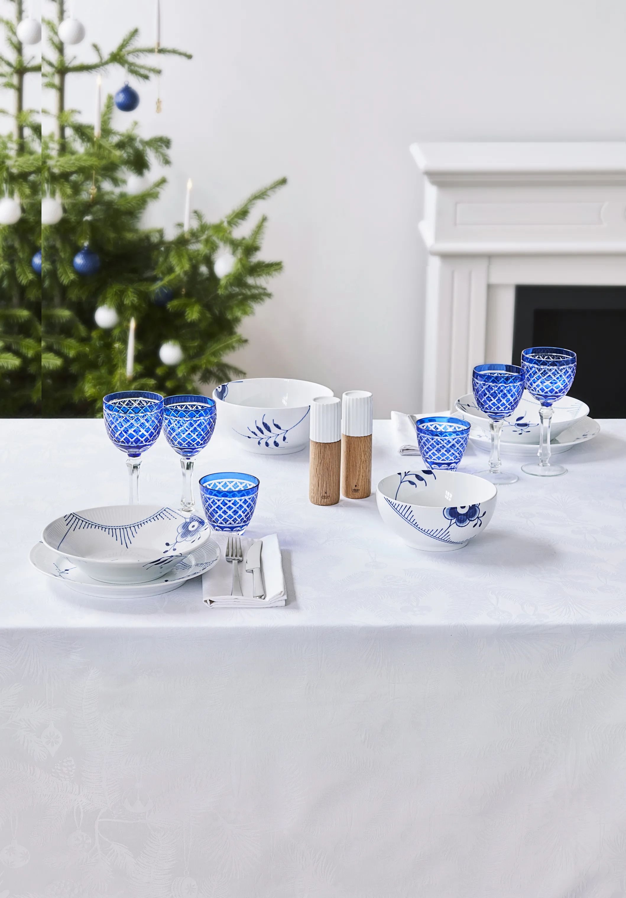 Royal Copenhagen Serveringsskåle Blå Mega Riflet Skål i 18 cm, 5