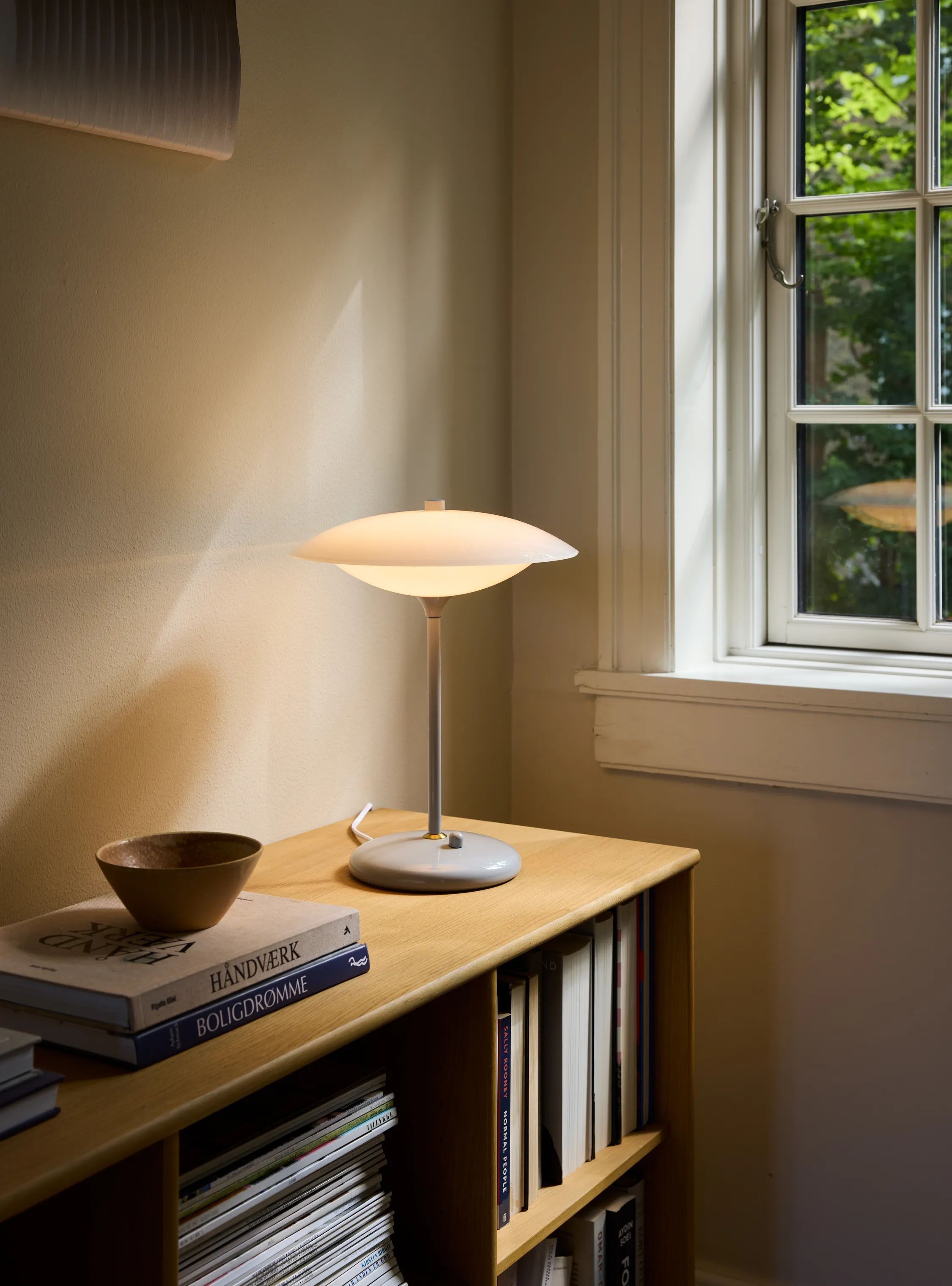 Halo Design Bordlamper Baroni Bordlampe i Lysegrå, 2