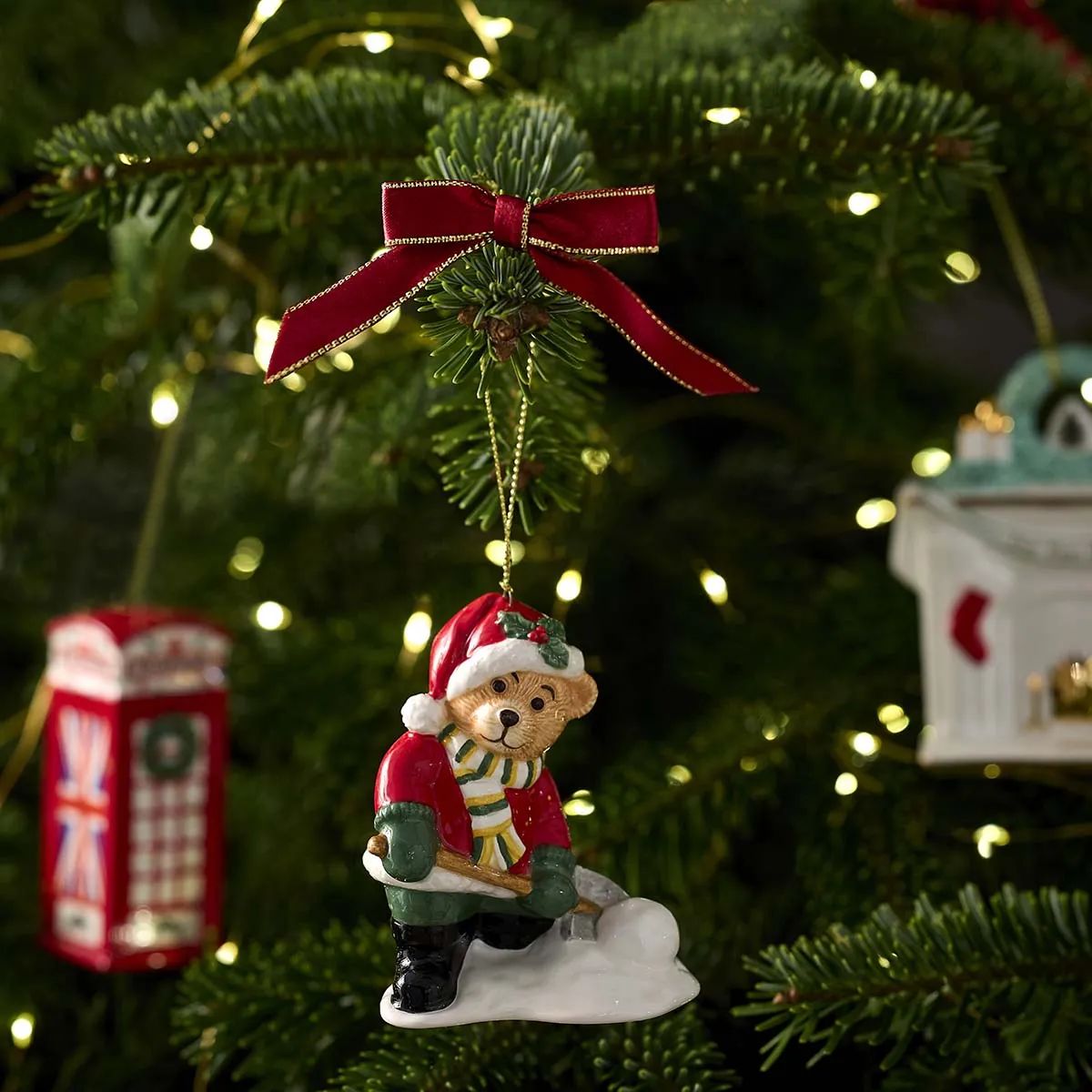 Spode Juleophæng Christmas Tree Juleophæng - Bamse skovler sne i Bamse skovler sne, 2