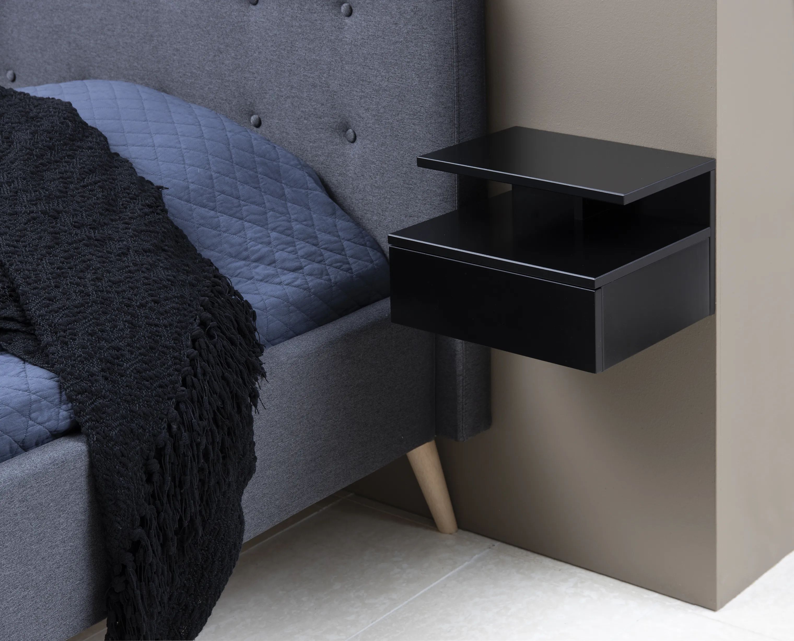 CASA Living Sengeborde Ashlan Natbord i sort, 2