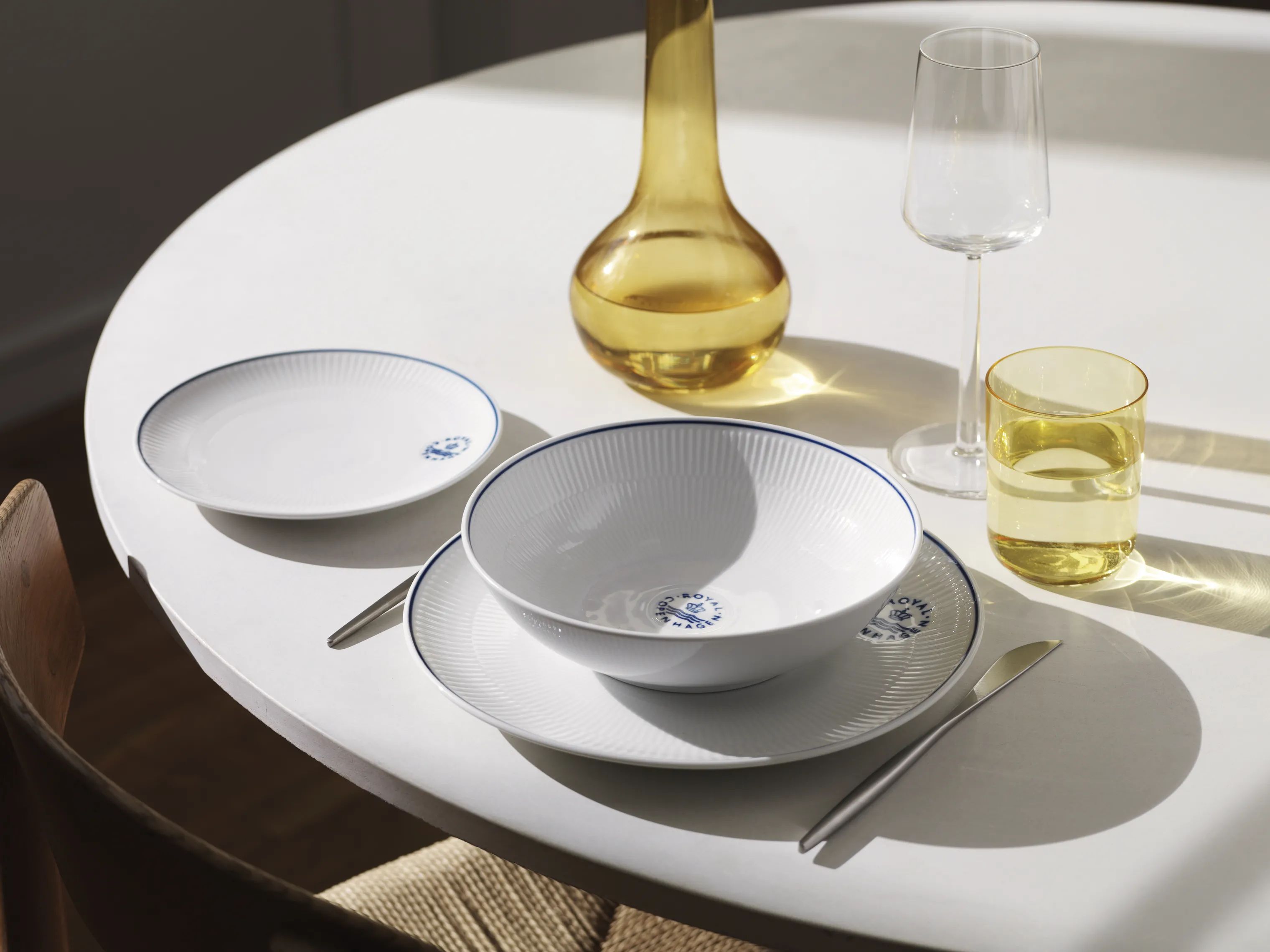 Royal Copenhagen Serveringsskåle Blueline Skål i Hvid/blå, 21,5 cm, 7
