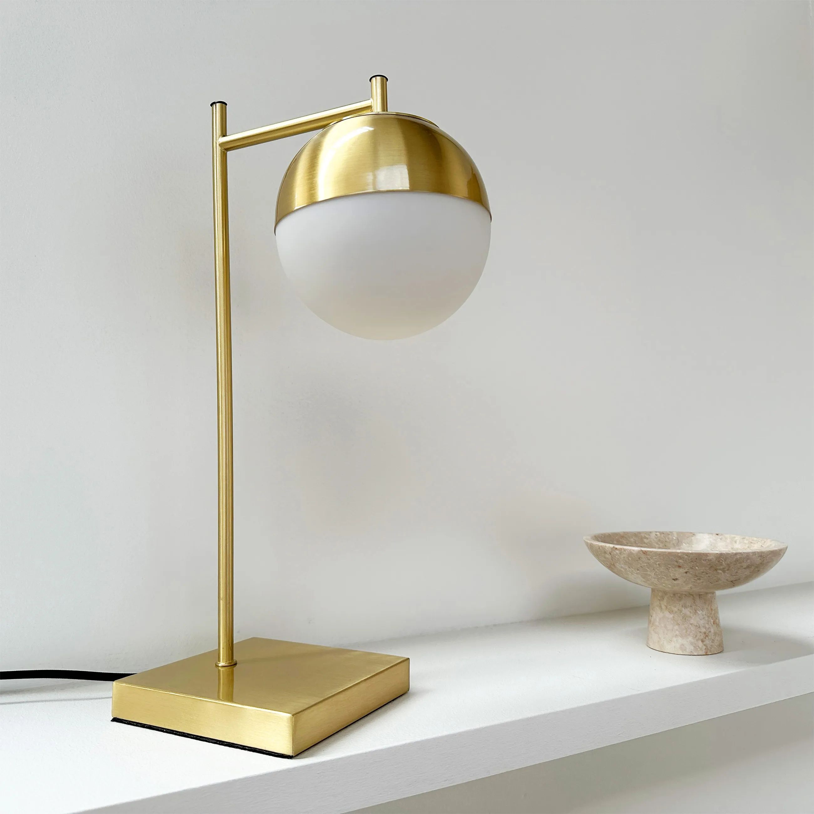 Dyberg Larsen Bordlamper French collection Caen Bordlampe i Messing/hvid, 3