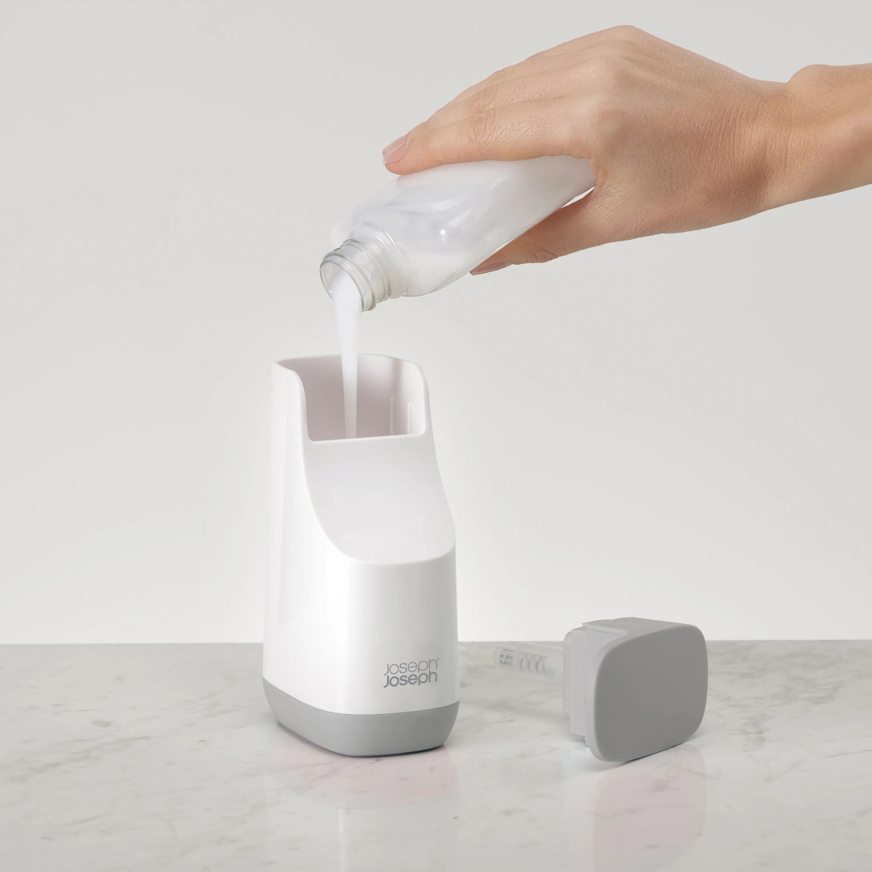 Joseph Joseph Sæbedispensere Slim Sæbedispenser i Grey/White, 2