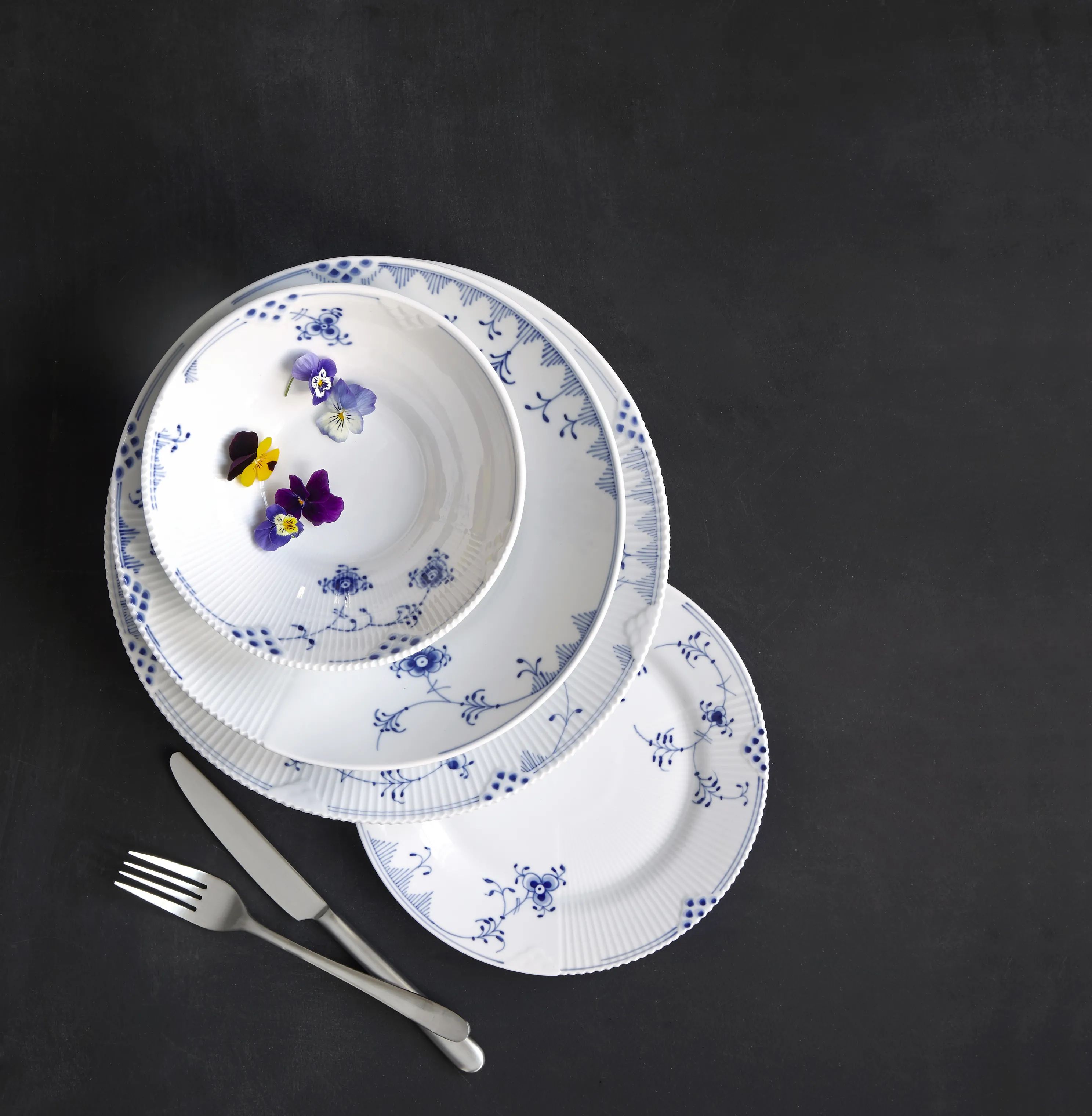 Royal Copenhagen Frokosttallerkener Blå Elements Frokosttallerken i Koboltblå/hvid, 22 cm, 2