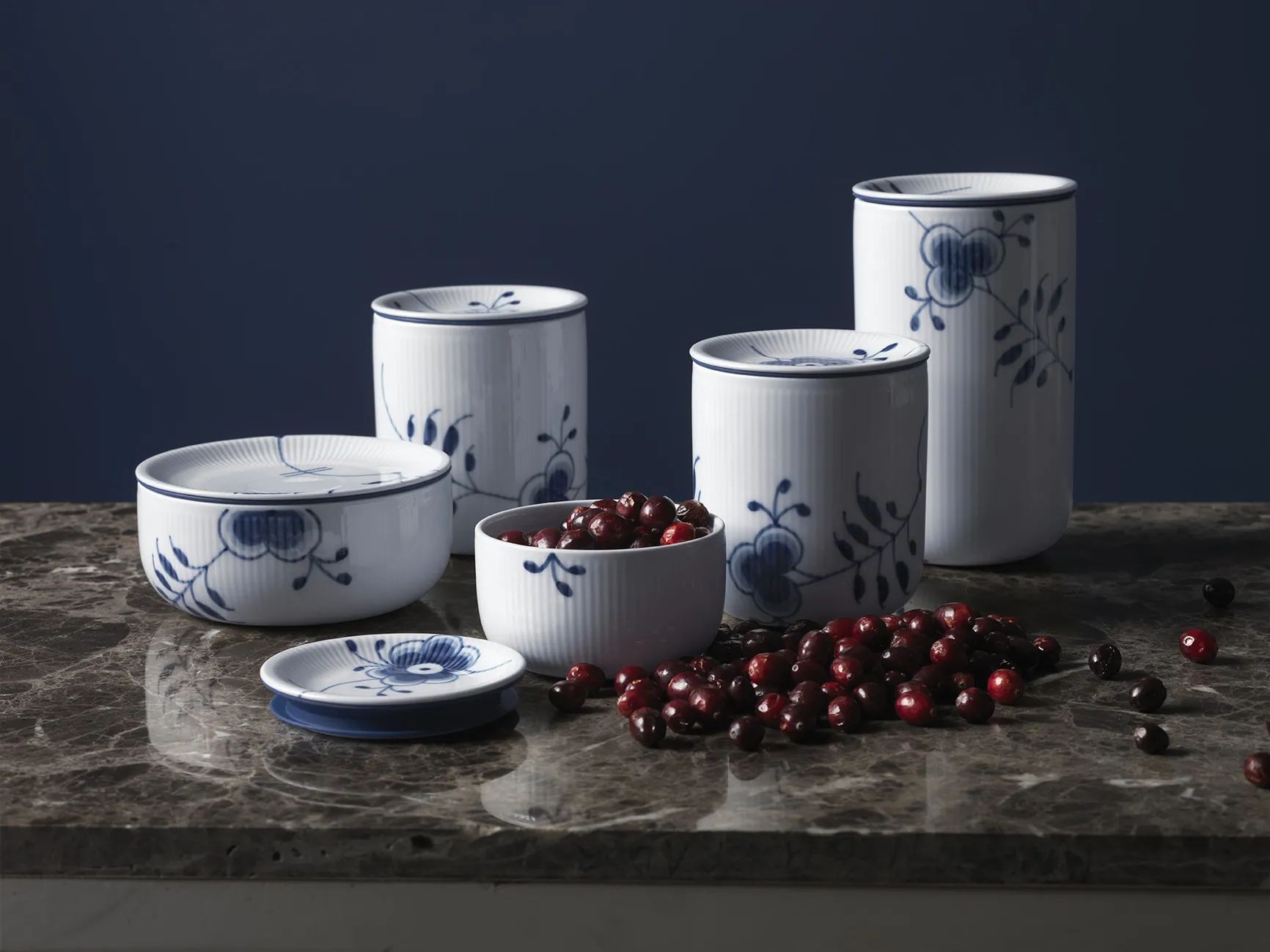 Royal Copenhagen Krukker med låg Blå Mega Riflet Krukke i 80 cl, 3