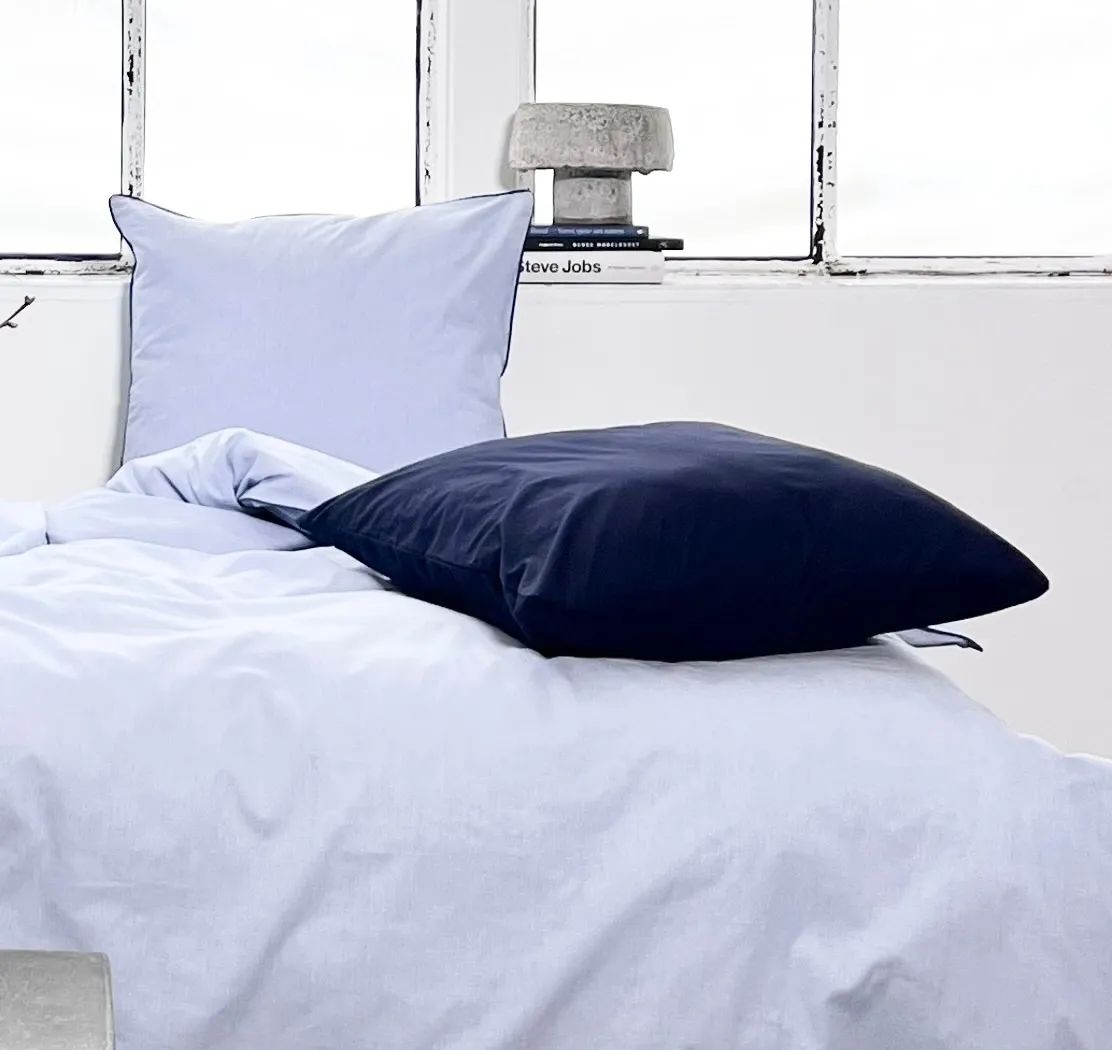 omhu Sengetøj Chambre Sengetøj i Lyseblå/Navy, B140 x L220 cm, 2