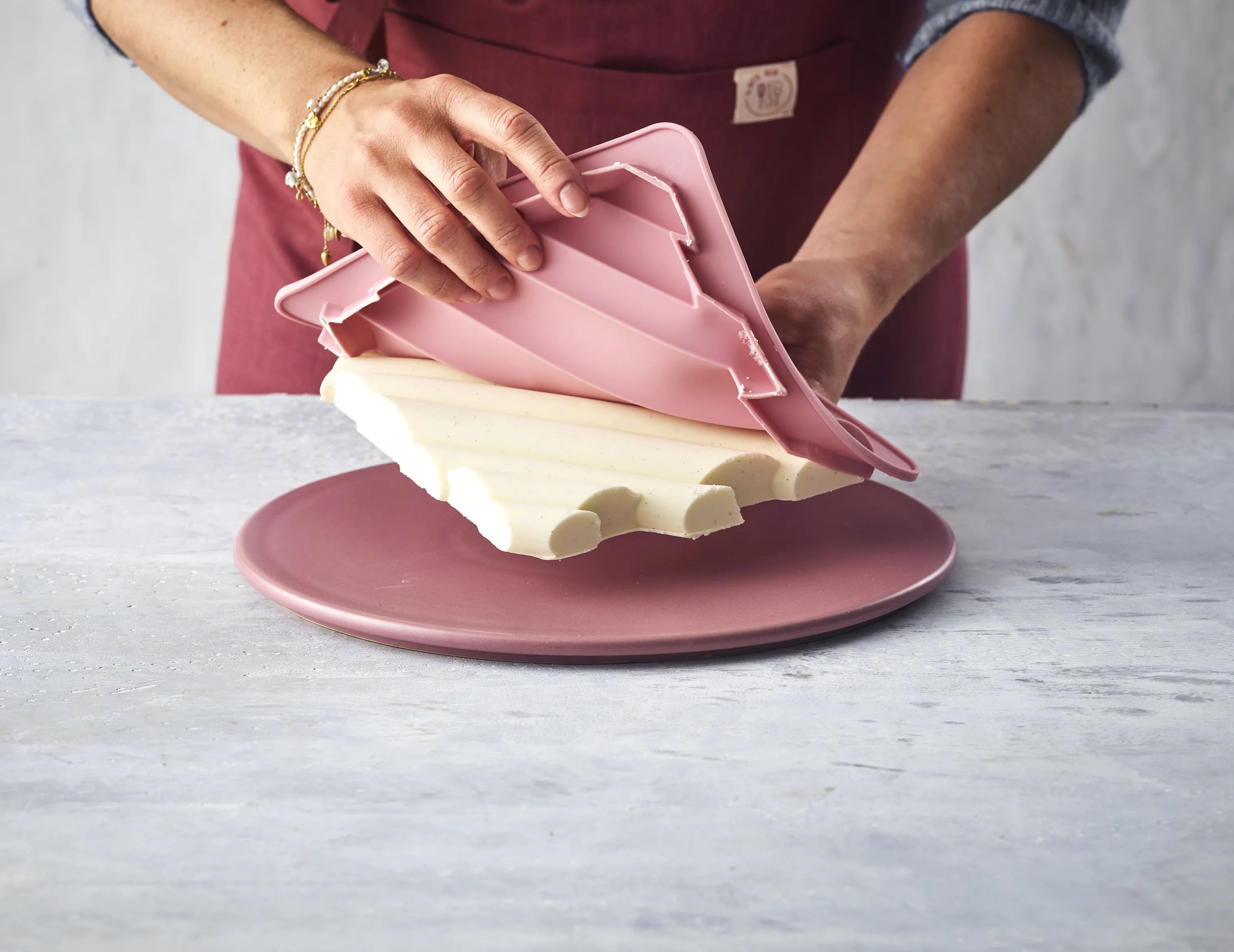 by Ditte Julie Øvrige bageforme Silikoneform - Diagonale buer i Rosa, 1