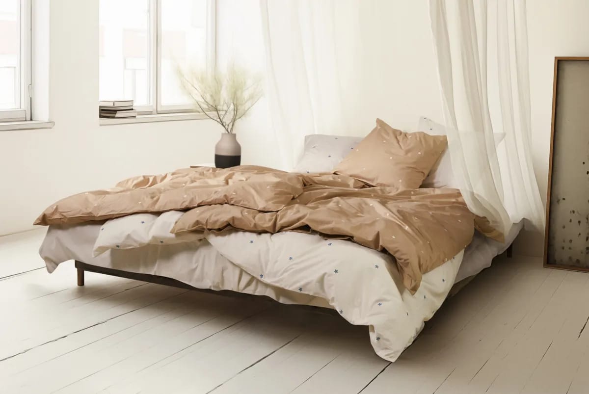 Juna Sengetøj Daisy Sengetøj i Sand/Hvid, B200 x L220 cm, 2