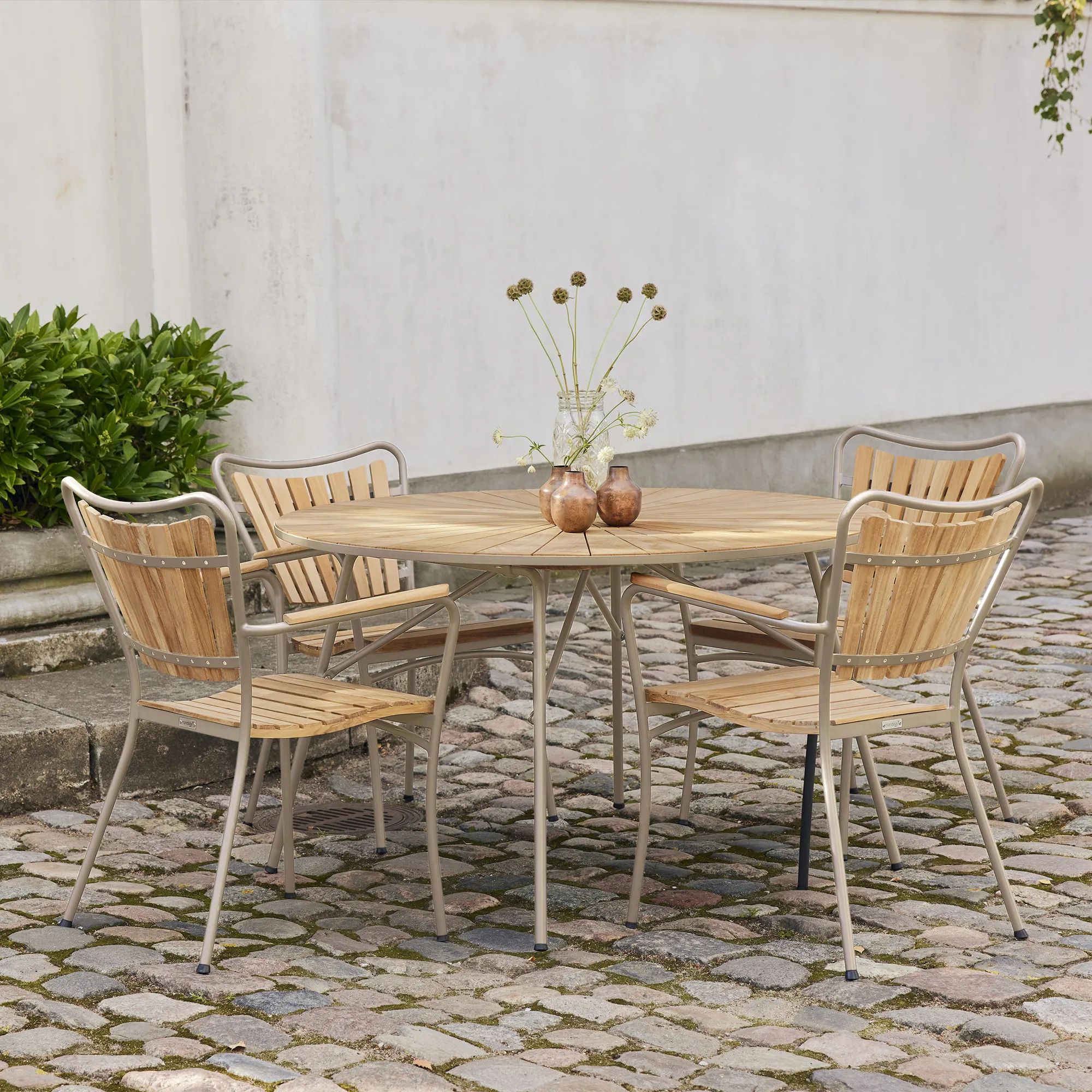 Mandalay Havespiseborde Marguerit Havebord i taupe, 120 cm, 2