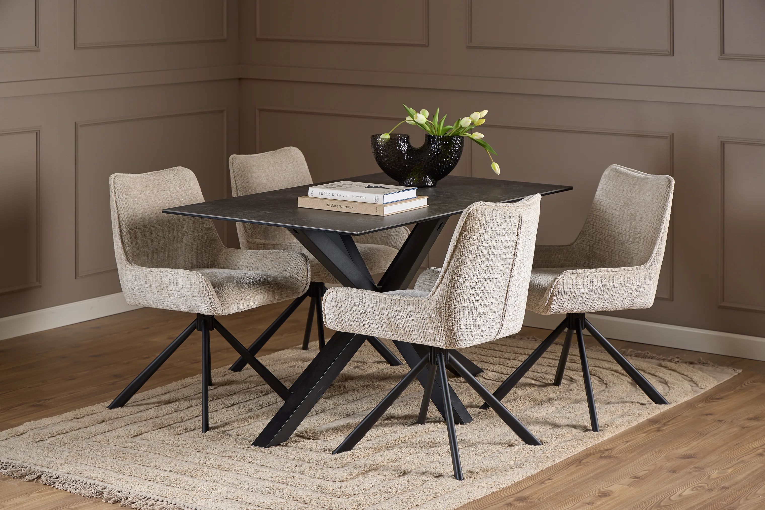 CASA Living Spiseborde Heaven Spisebord i Sort Fairbanks/sort, H75,5 x B135 x L80 cm, 2