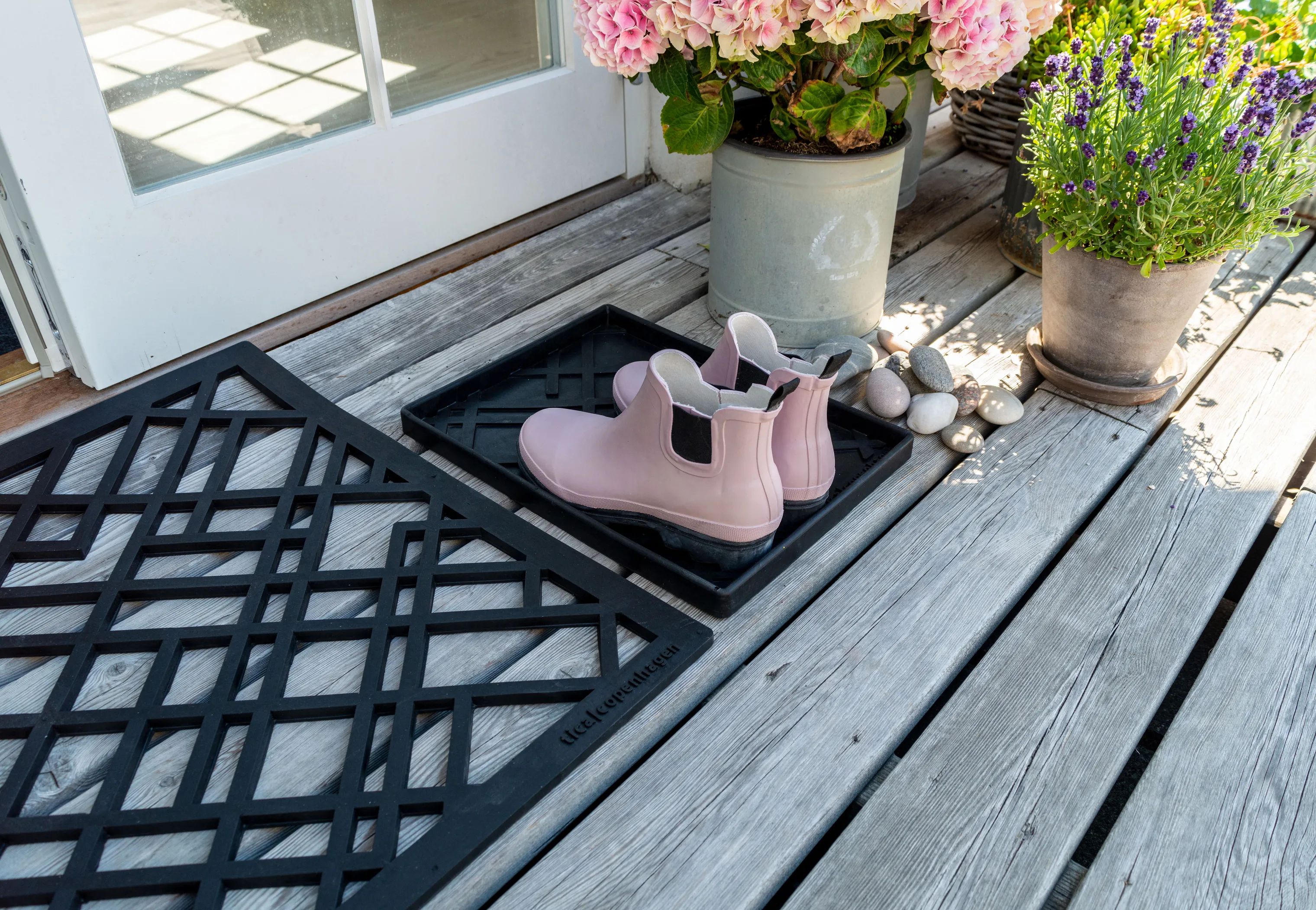 Tica Copenhagen Dørmåtter Lines Skobakke i Black, B28 x L38 cm, 3