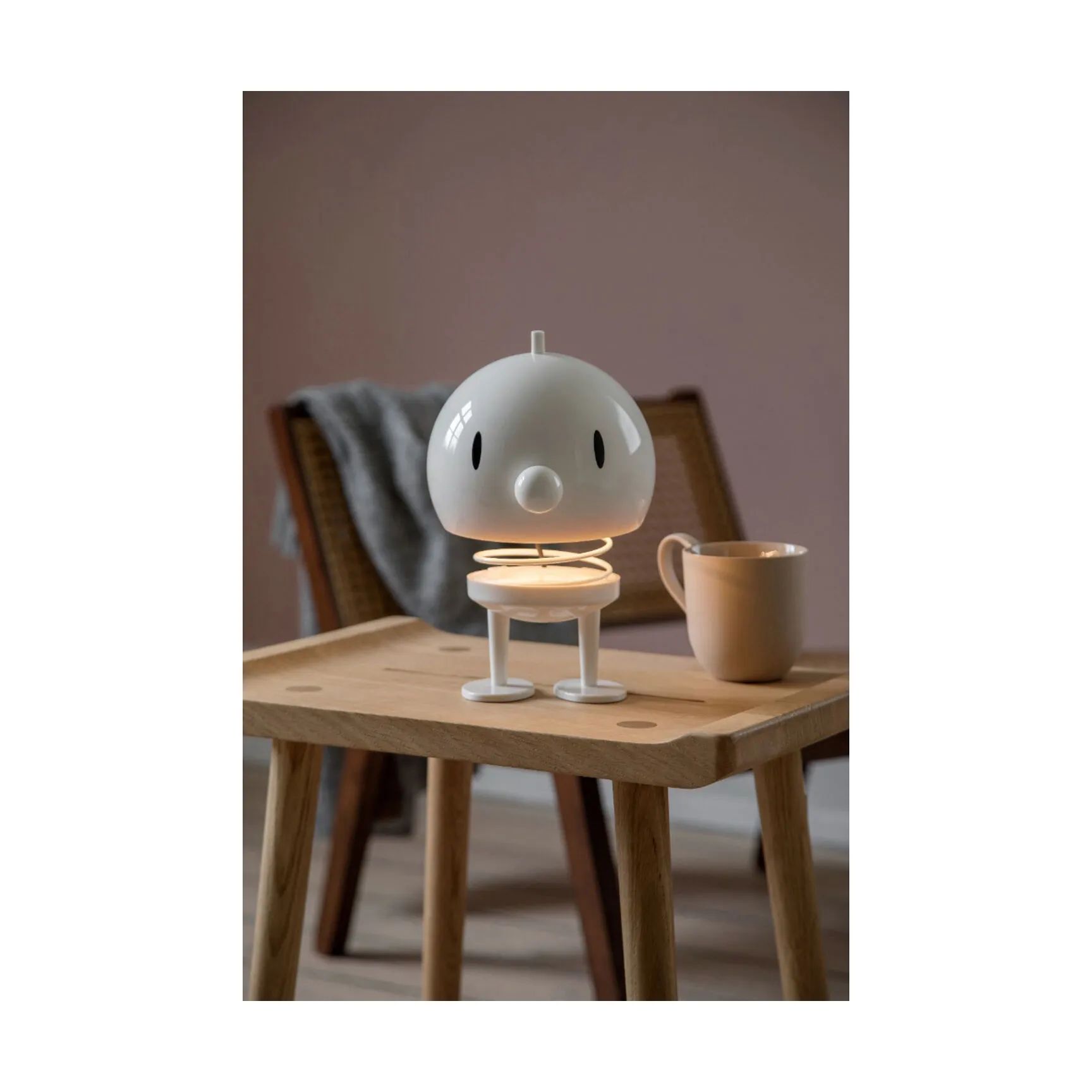 Hoptimist Bordlamper Bumble - LED Lampe i White, 23 cm, 3