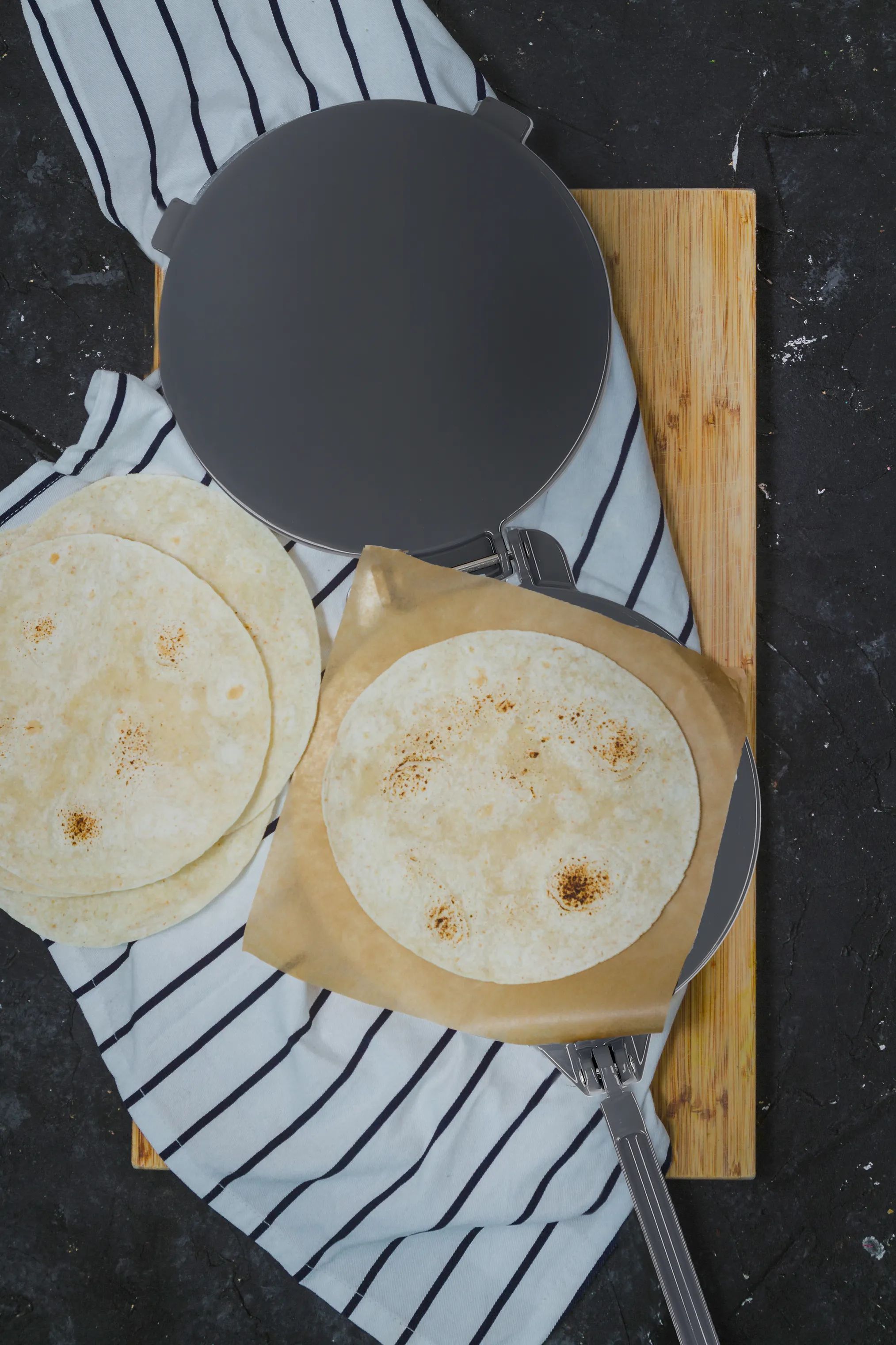 KitchenCraft Øvrigt køkkengrej World of Flavours Tortillapresser i Sølv, 2