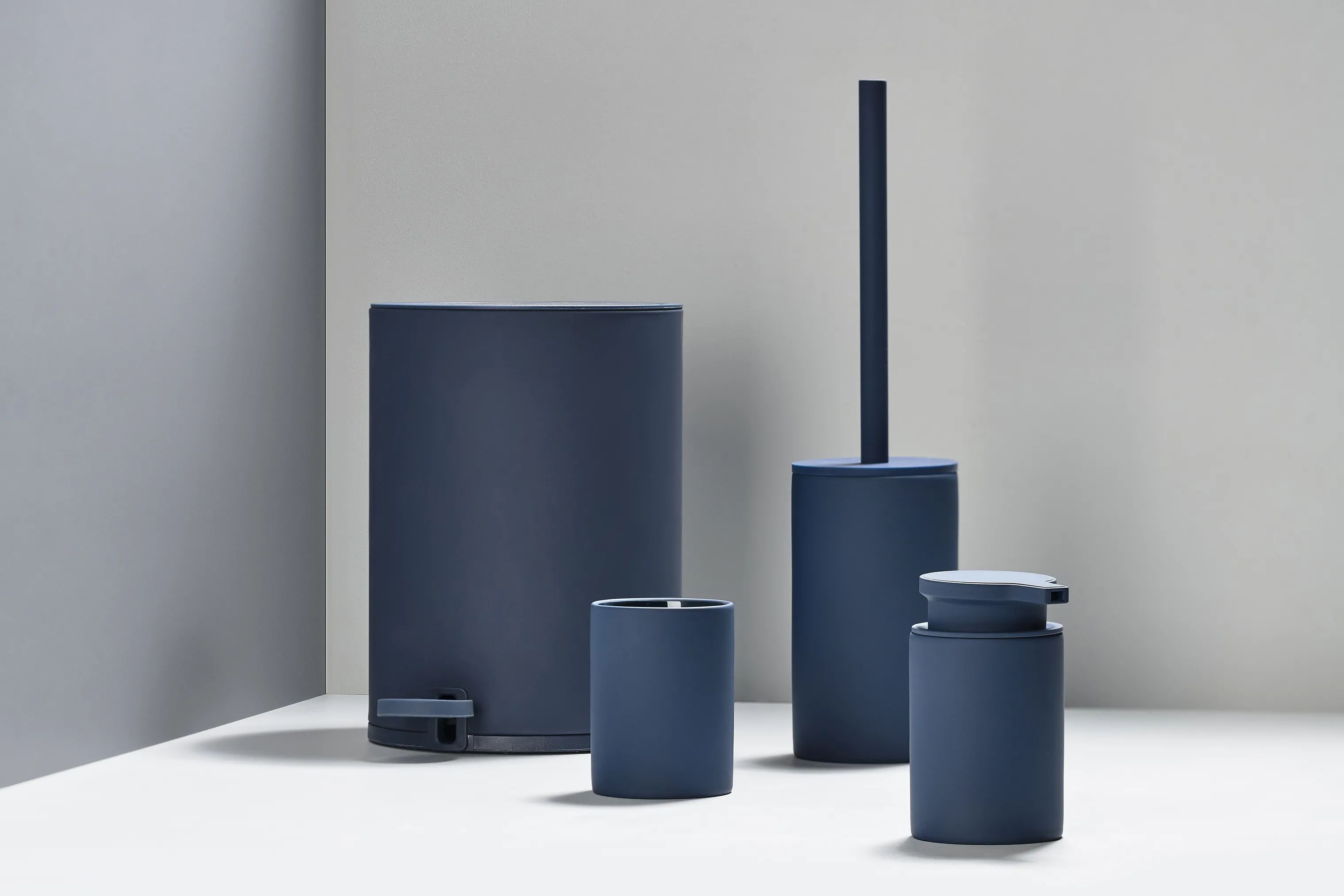 Zone Tandbørsteholdere Karma Tandbørstekrus i Royal Blue, 3