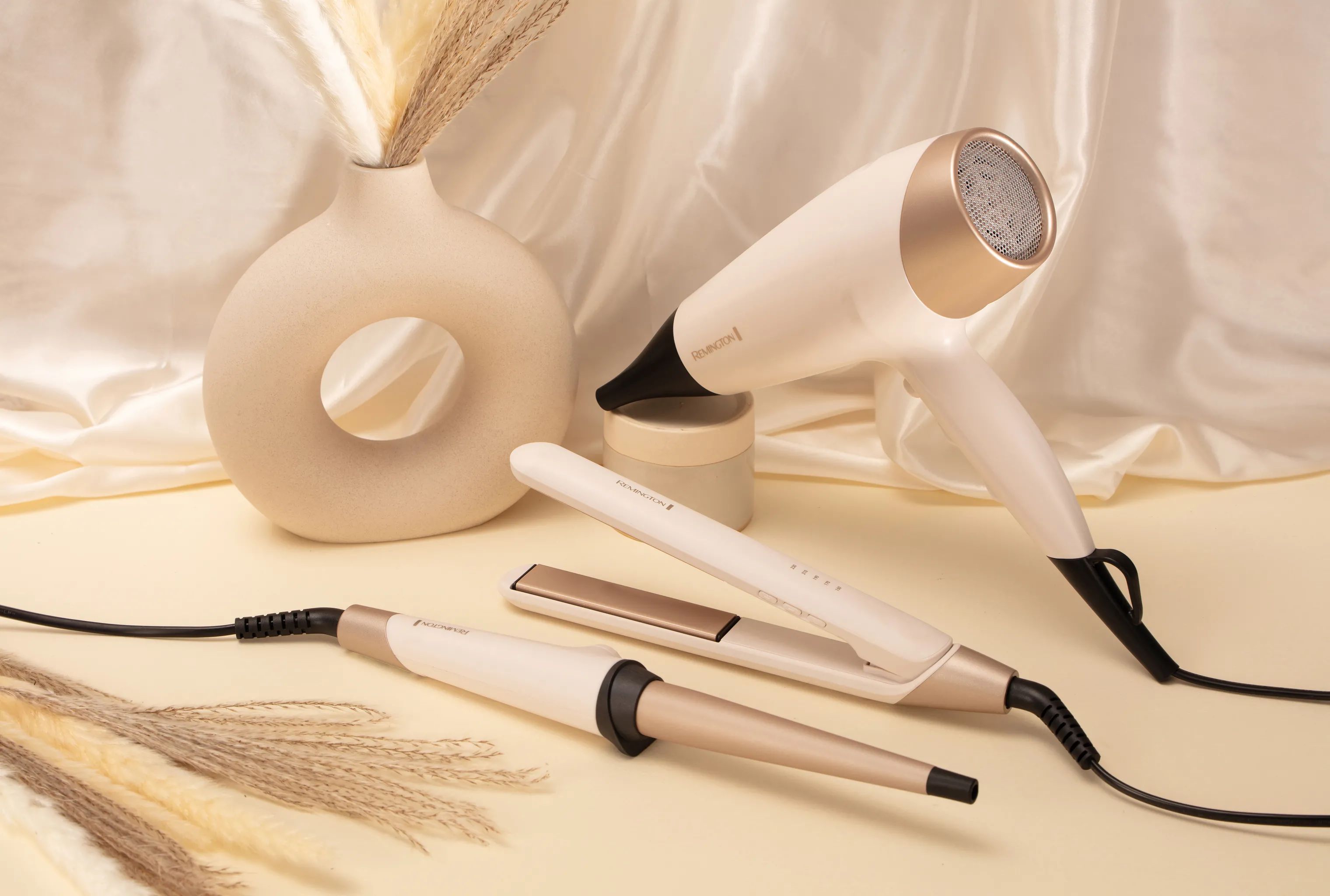 Remington Krøllejern Shea Soft Konisk Krøllejern i Creme/guld, 3