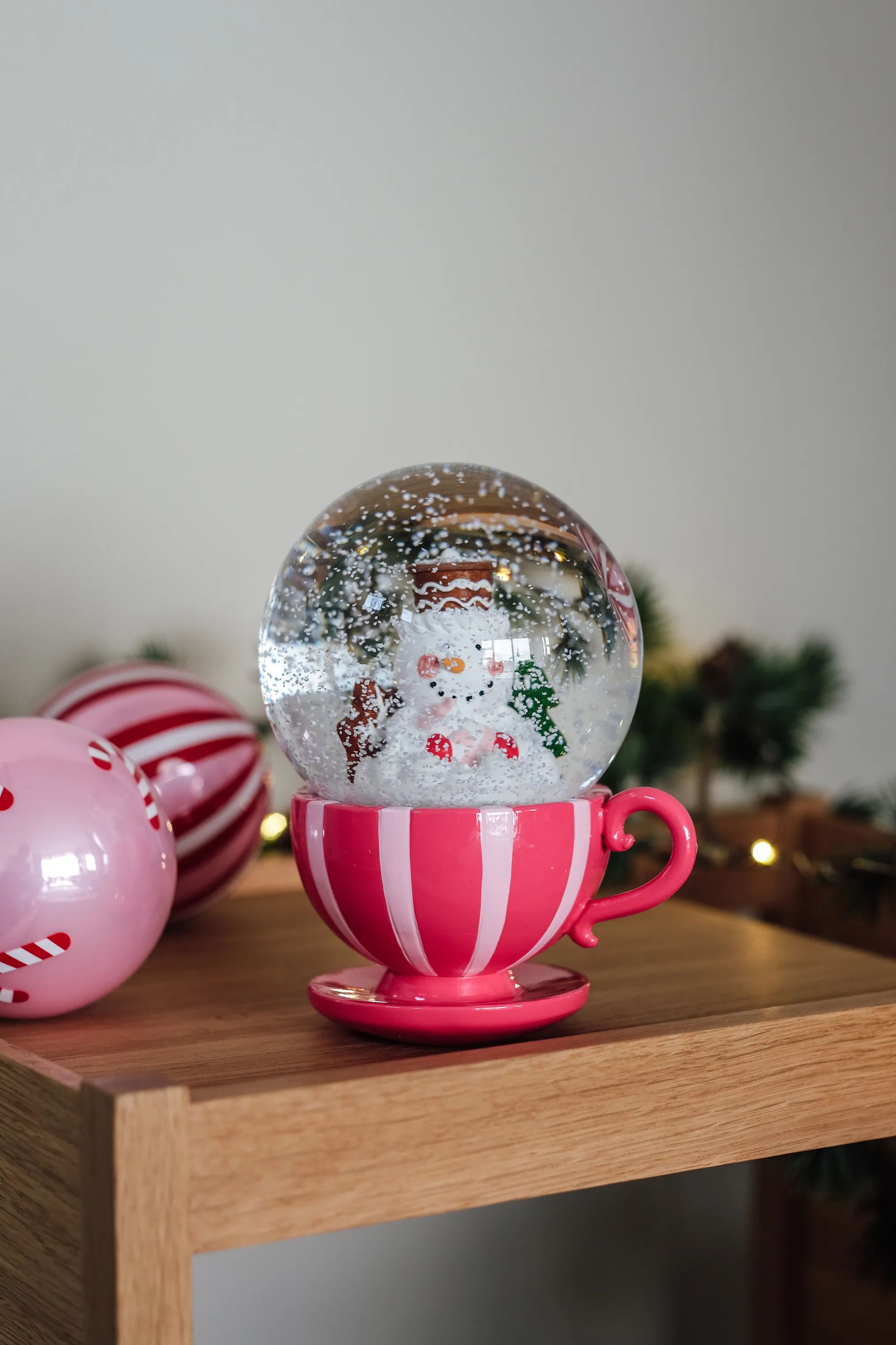 Casa Christmas Julefigurer Snekugle - Snemand i Rød+multi, 2
