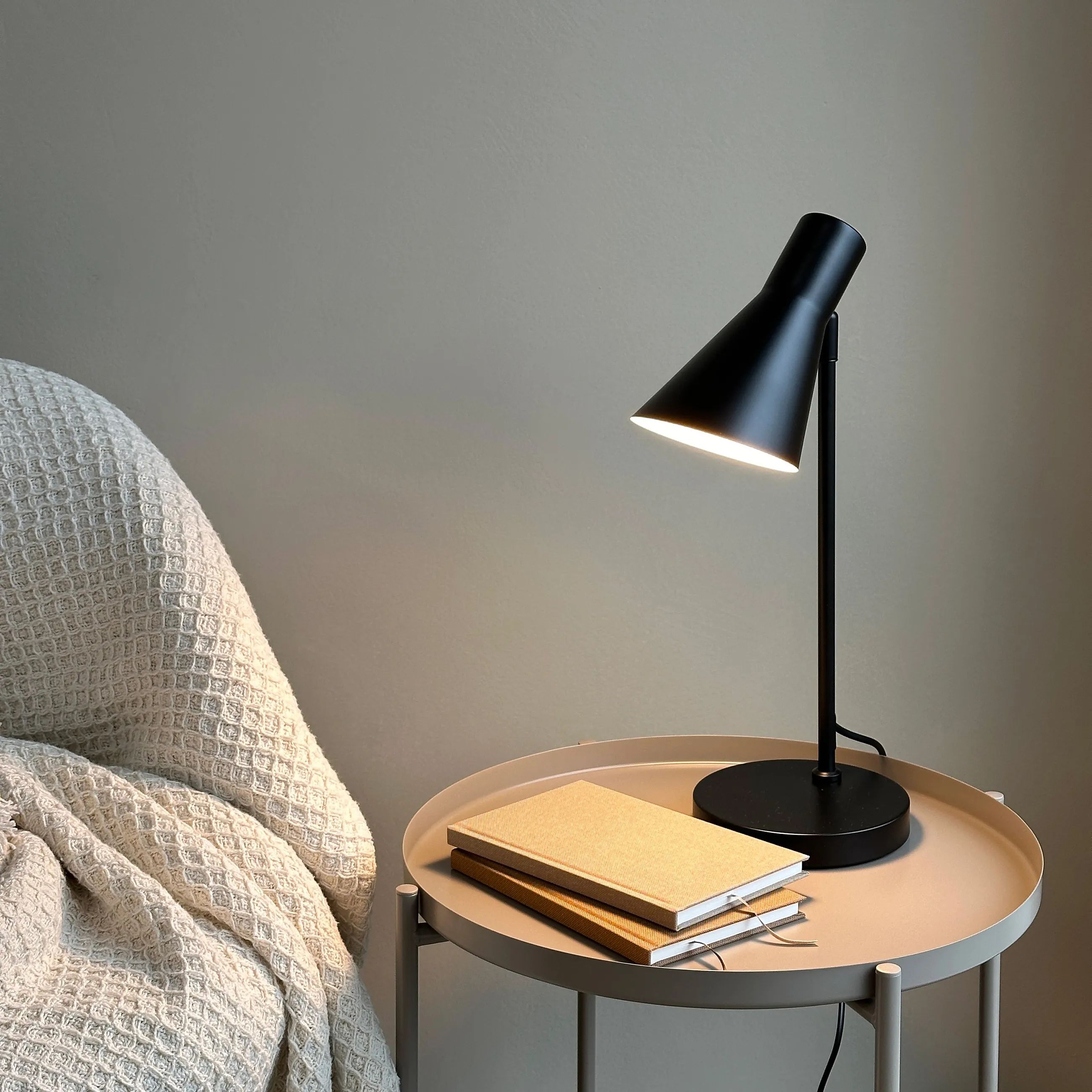 Dyberg Larsen Bordlamper DL12 Bordlampe i Sort, H44,5 x Ø16 cm, 2