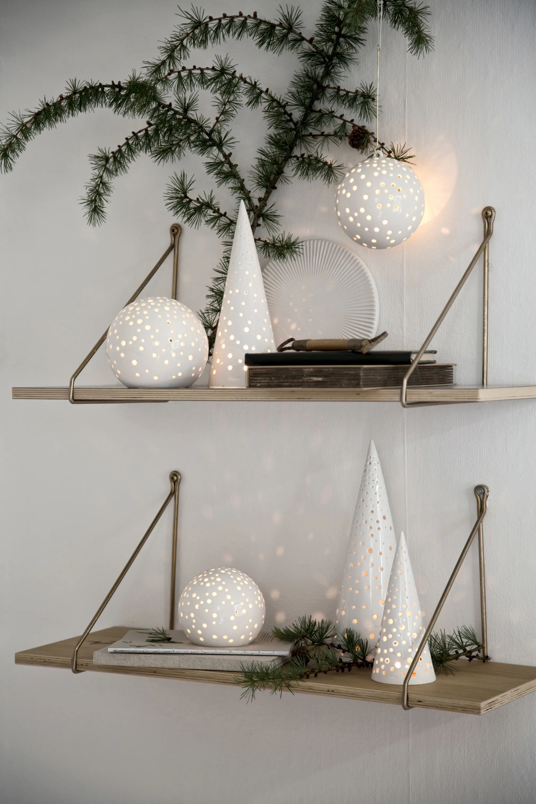 Kähler Fyrfadsstage Nobili Fyrfadsstage - Juletræ i Snehvid, 28,5 cm, 2