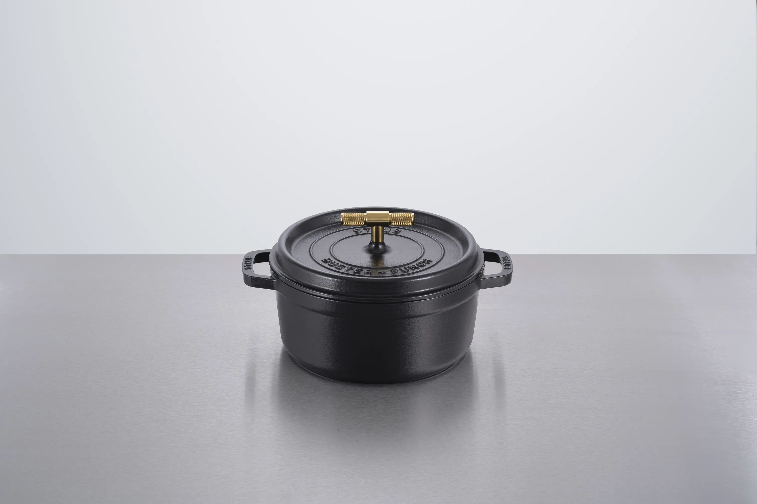 Staub Stegesøer Buster & Punch La Cocotte i Sort/messing, 3.7 L, 2
