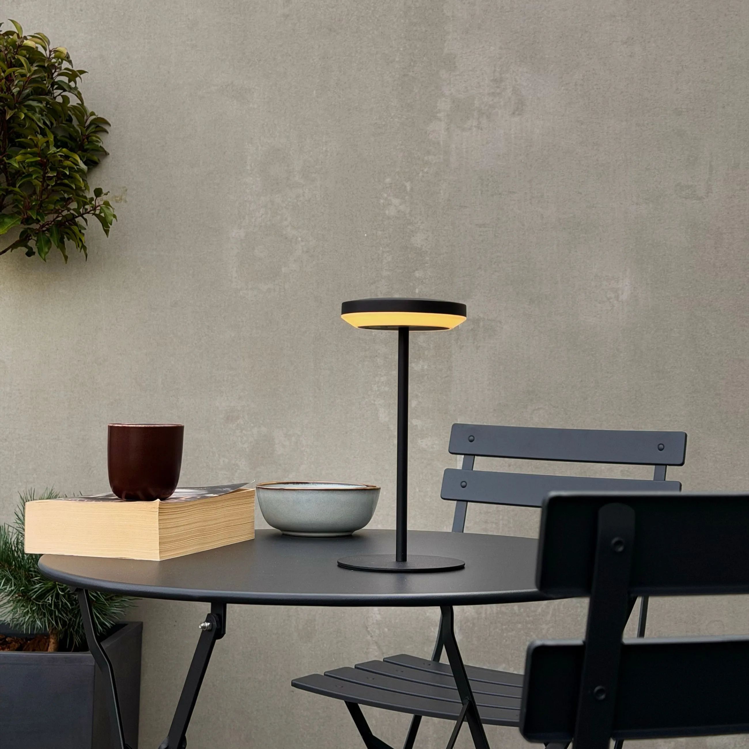 Dyberg Larsen Bedlamper Otera Solar Bordlampe i Sort, 2