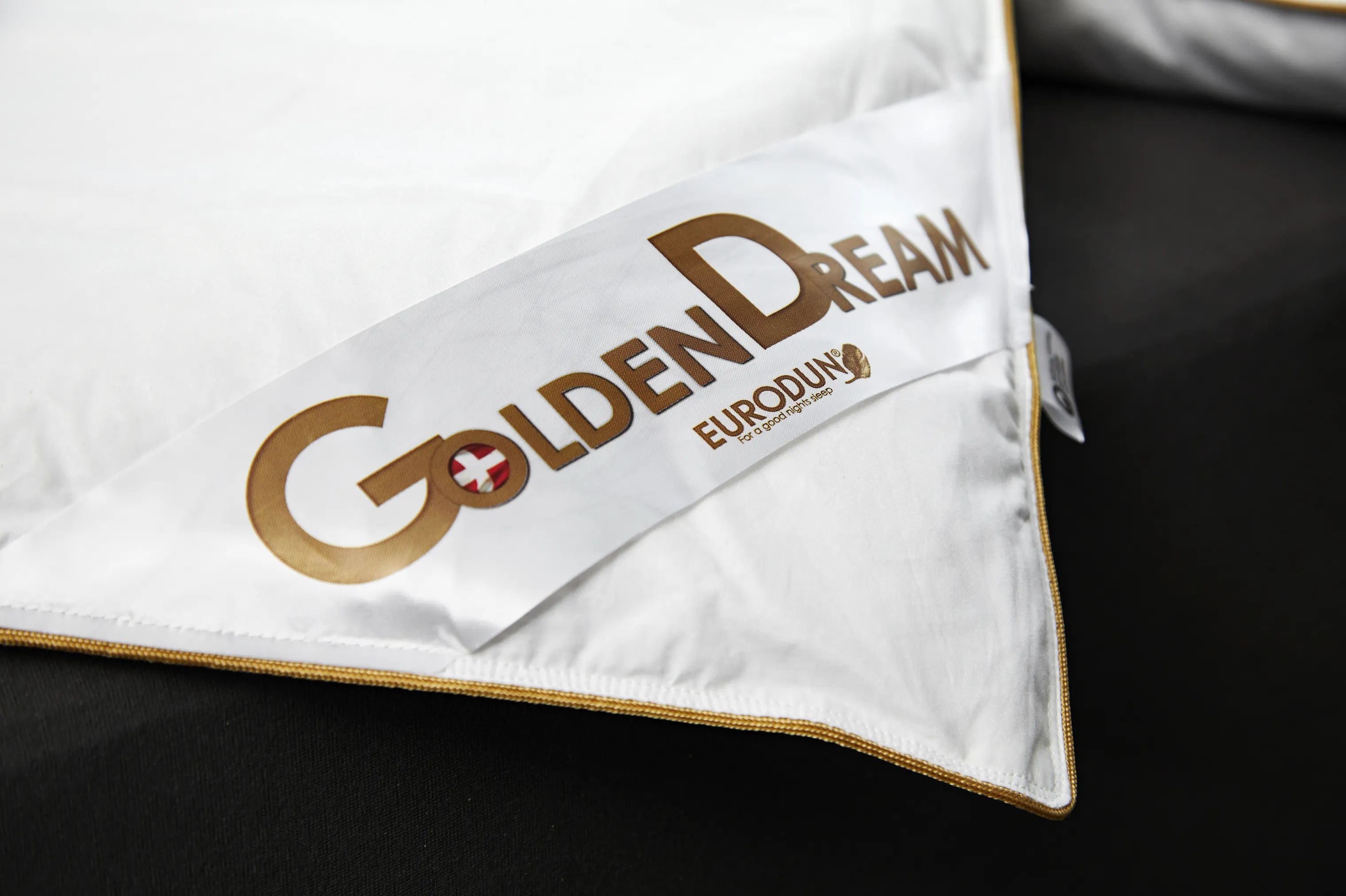 Eurodun Enkeltdyner Golden Dream  Helårsdyne i B135 x L220 cm, 2
