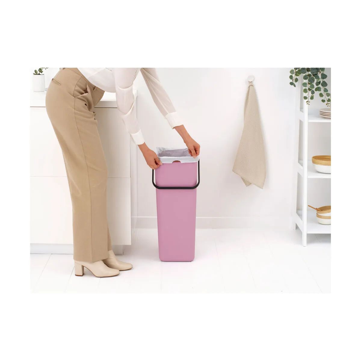 Brabantia Spande uden pedal Sort & Go Affaldsspand i Lilac Pink, 40 L, 3