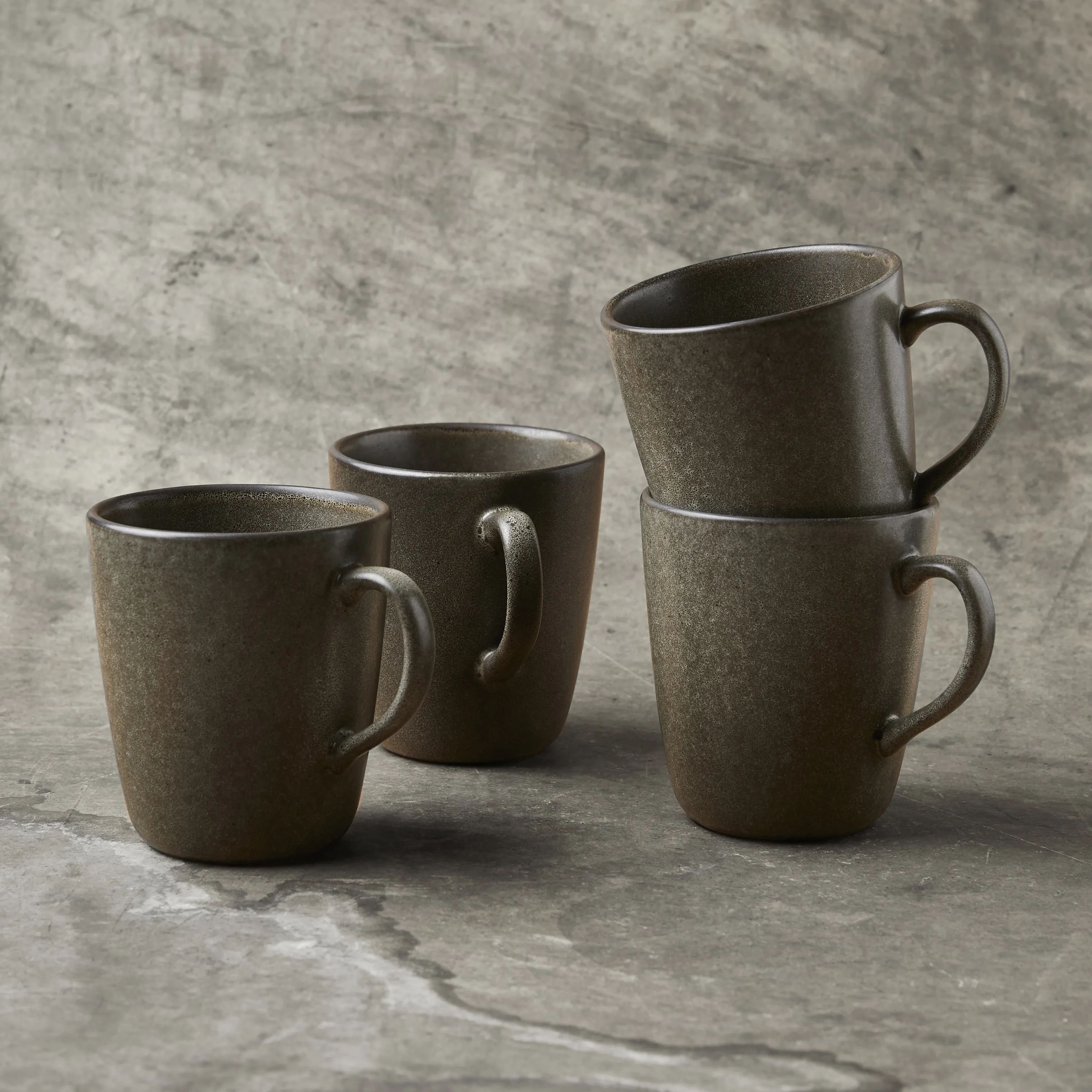RAW by Aida Krus og kopper med hank Krus m. hank i Forrest Brown, 2