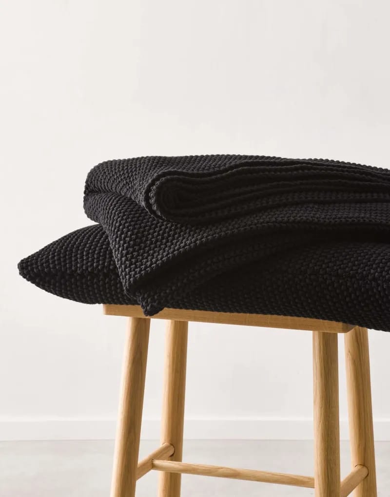 Marc O'Polo Pyntepuder Nordic Knit Pyntepude i Sort, H15 x B50 cm, 3