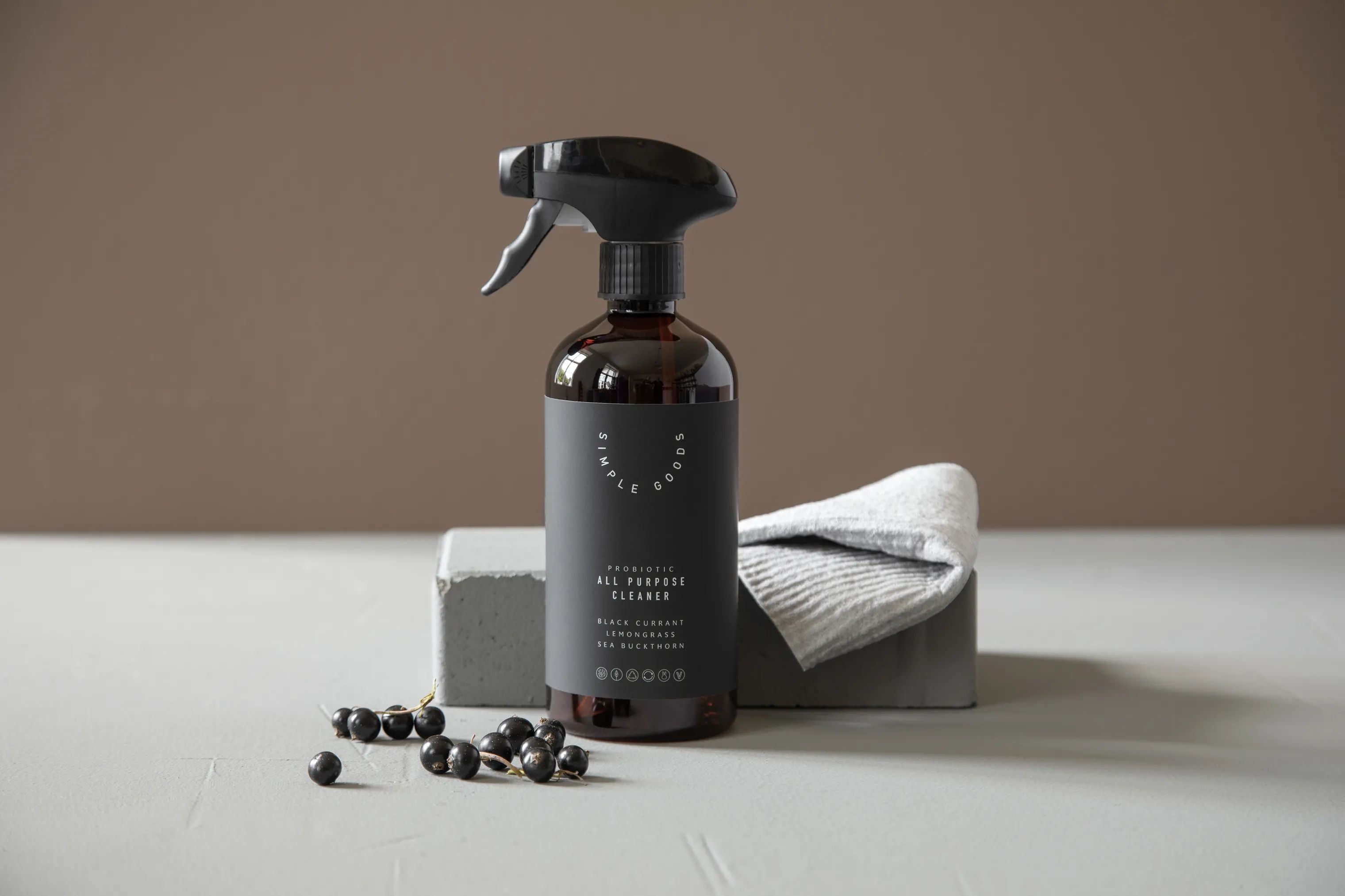 Simple Goods Rengøringsmidler All Purpose Cleaner i Solbær/citrongræs/havtorn, 2