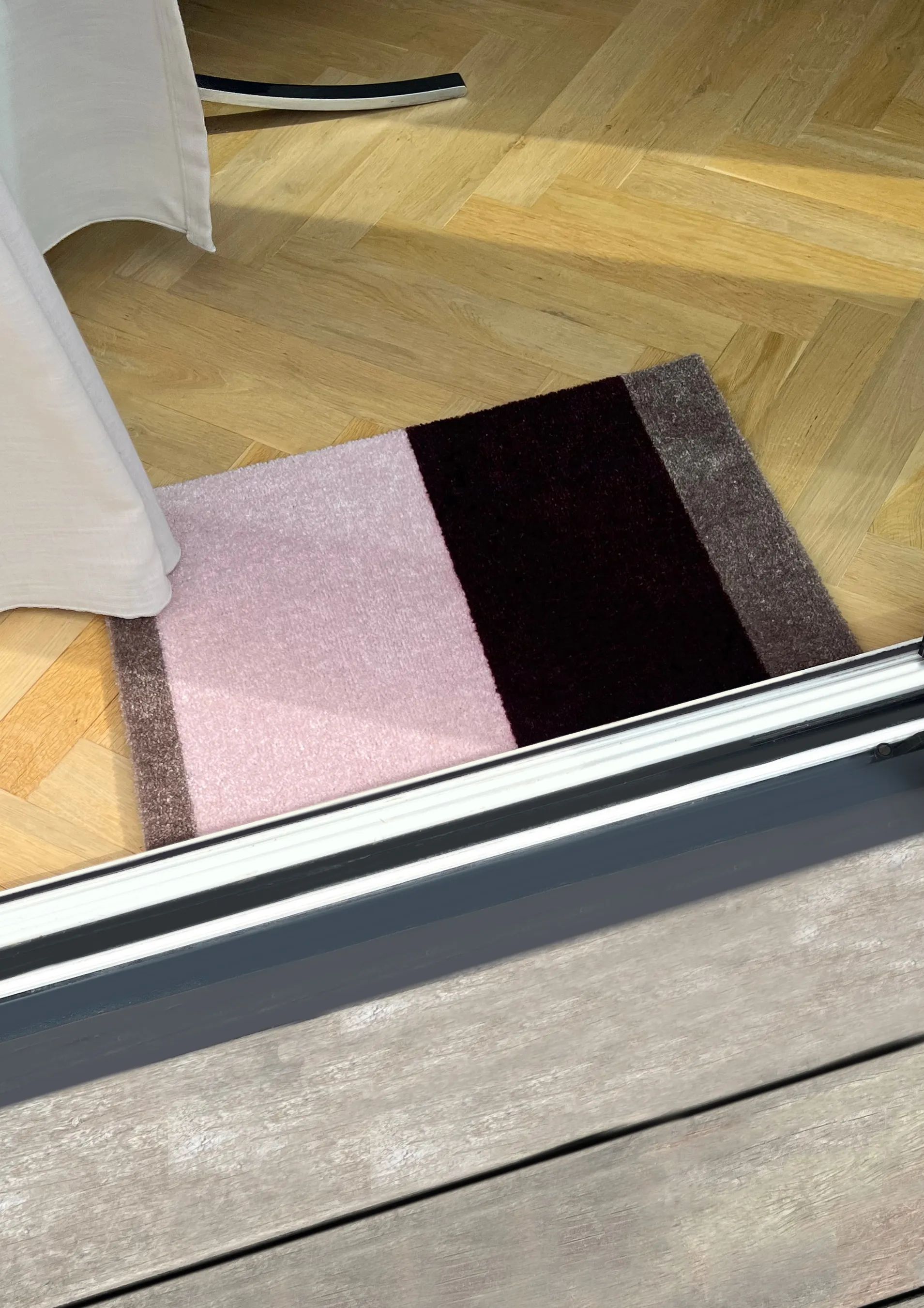 Tica Copenhagen Dørmåtter Stripes Horisontal Gulvmåtte i Bordeaux/Rosa/Sand, B40 x L60 cm, 3