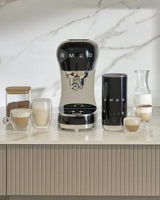 Smeg Espressomaskiner 50's style Espressomaskine med mælkeskummer i sort, 2
