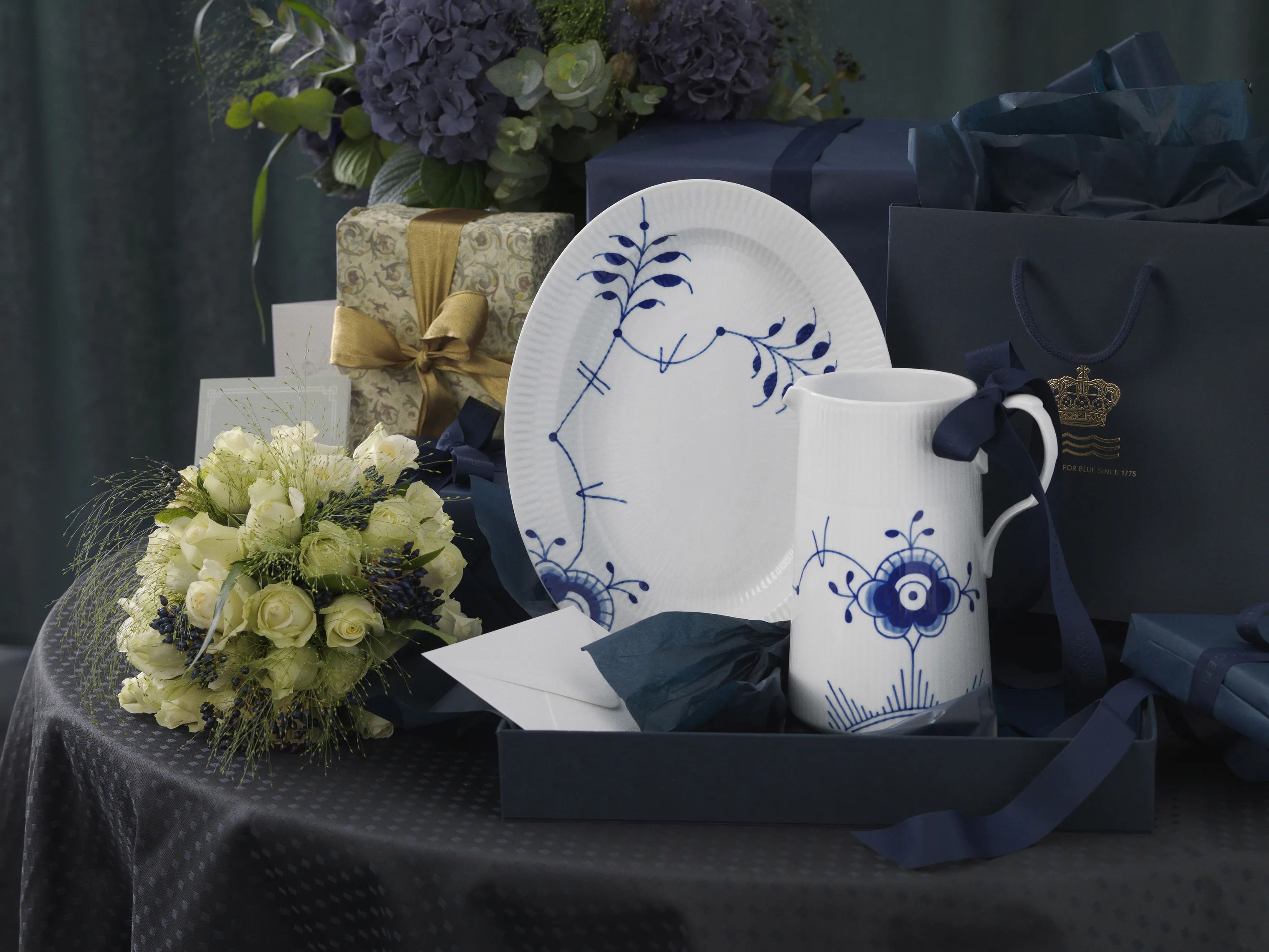Royal Copenhagen Serveringsfade Blå Mega Riflet Fad i 30,5 cm, 2