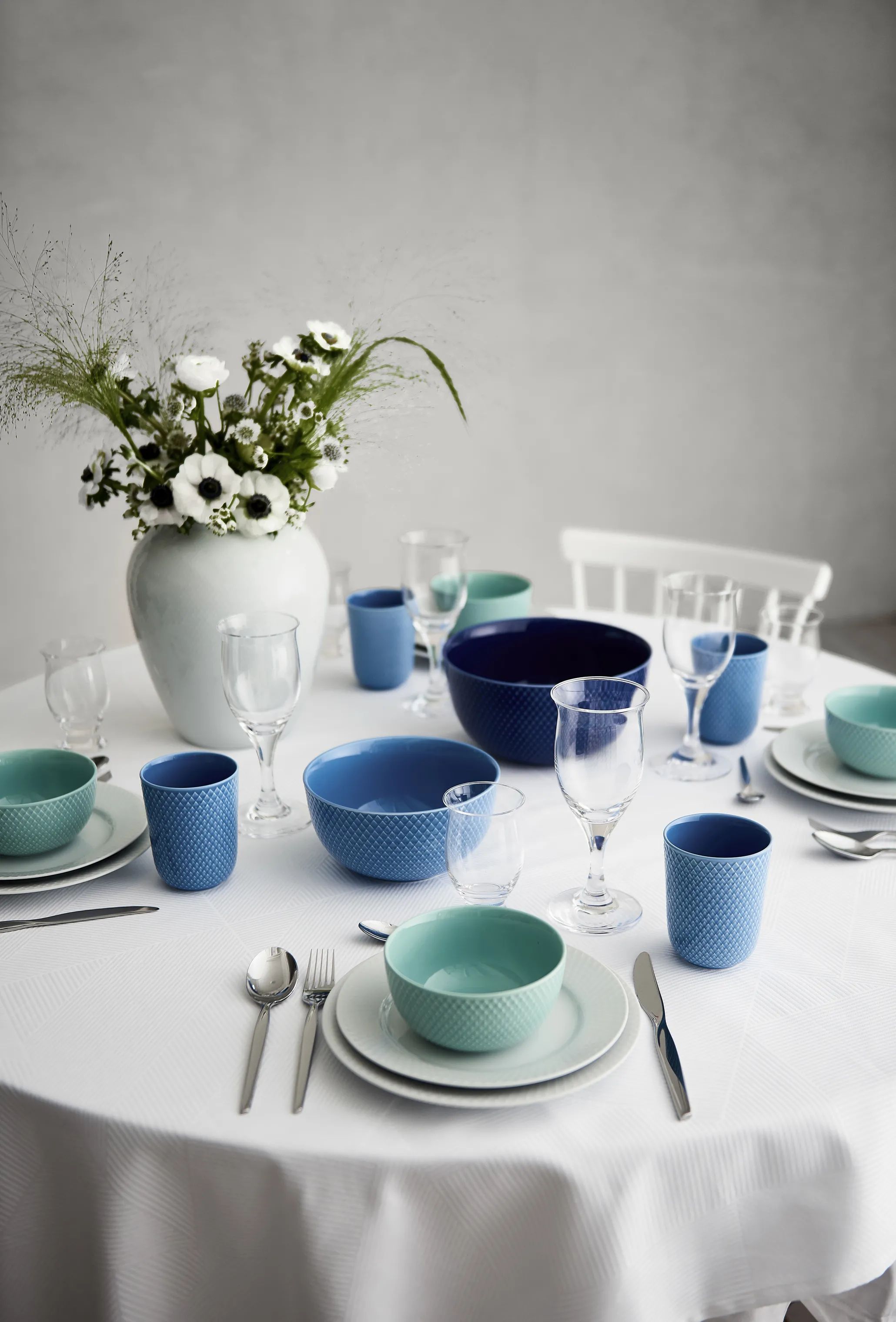 Lyngby Porcelæn Serveringsskåle Rhombe Color Serveringsskål i Blå, 17,5 cm, 2