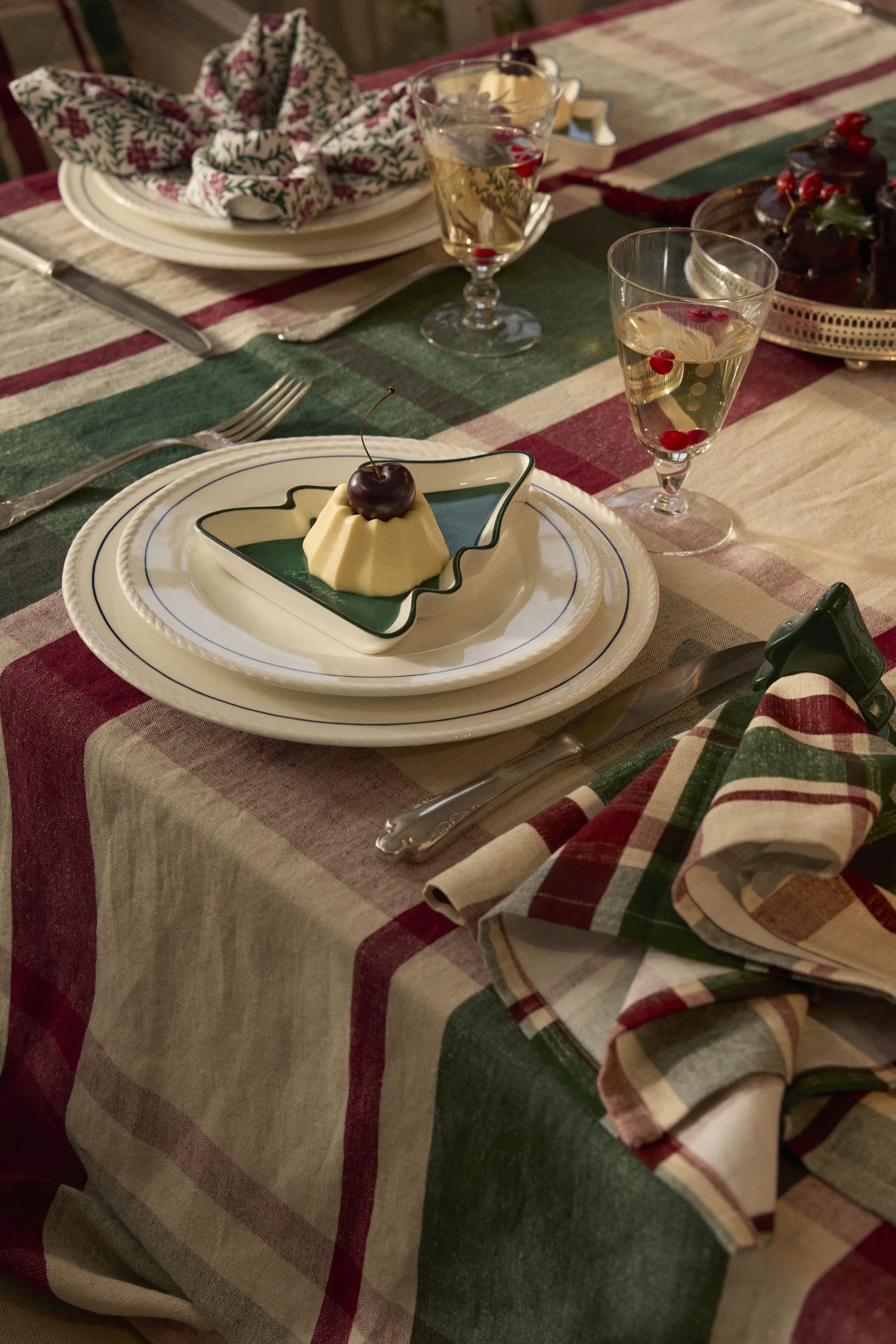 Lexington Serveringsfade Holiday Collection 2025 Træ Serveringsfad i Green, 2