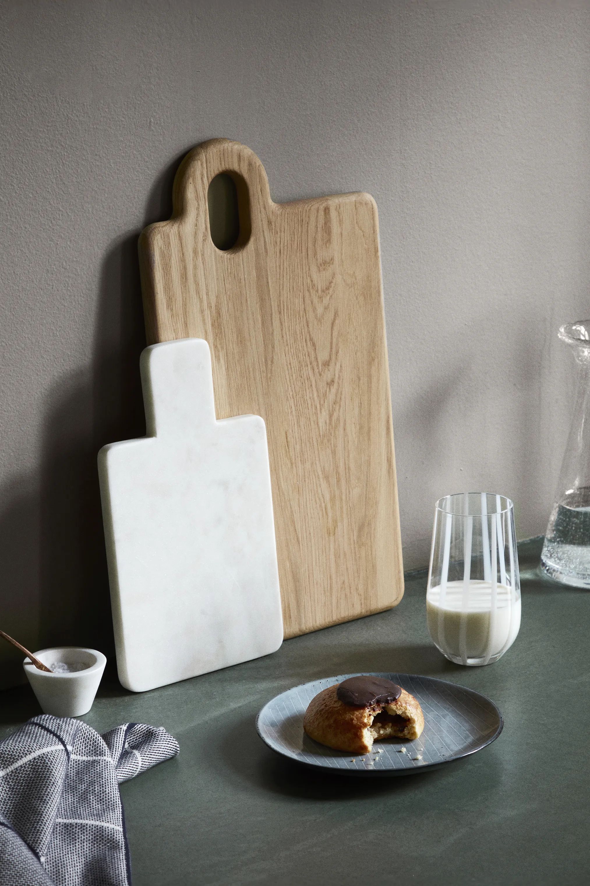 Broste Copenhagen Skærebrætter Adam Skærebræt i White, B30 x L45 cm, 2