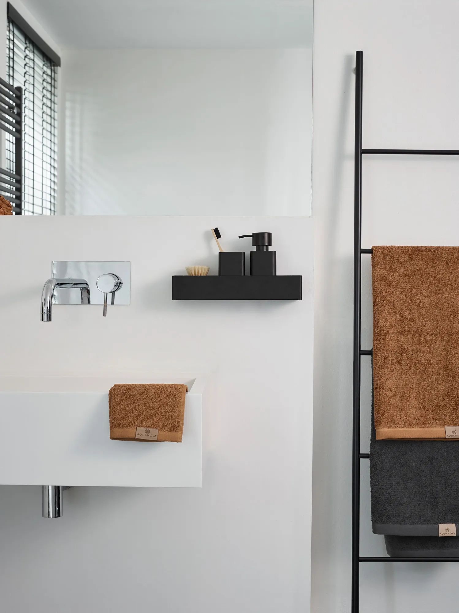Aquanova Sæbedispensere Khana Sæbedispenser i 16 cm, 2