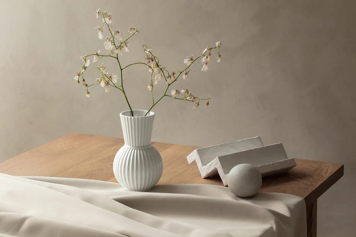 Lyngby Porcelæn Vaser Tura Vase i hvid, 18 cm, 2