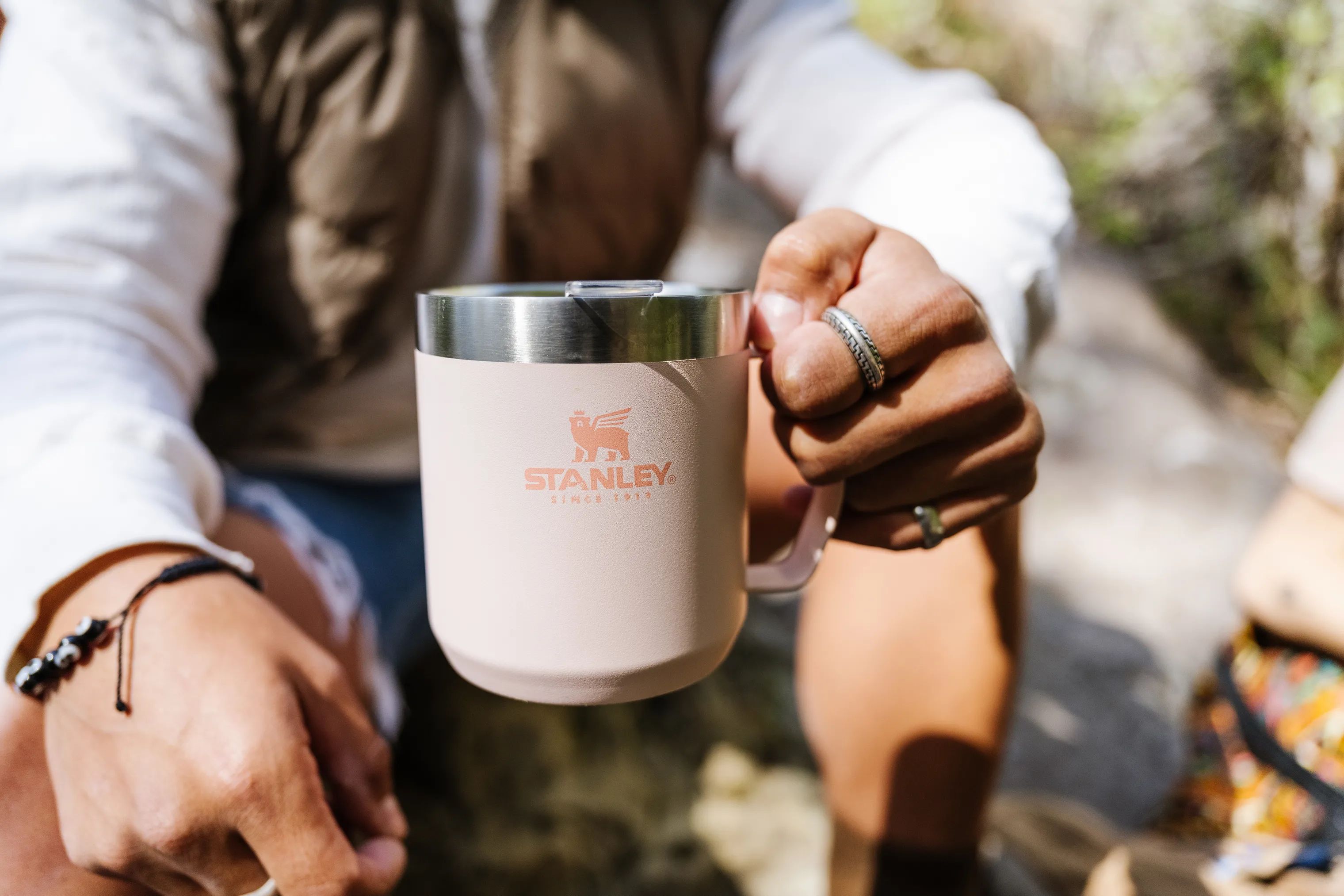 Stanley To go kopper Camp Mug Classic Legendary Camp Termokrus i Rose Quartz, 35 cl, 2