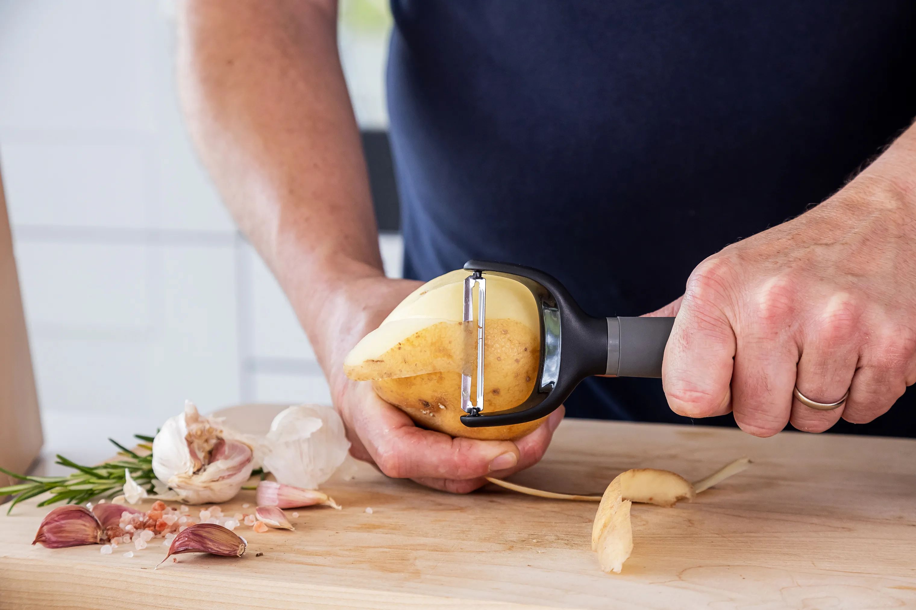 KitchenAid Grøntsags- og kartoffelskrællere Coreline Soft Grip Y Skræller i Grey, 3