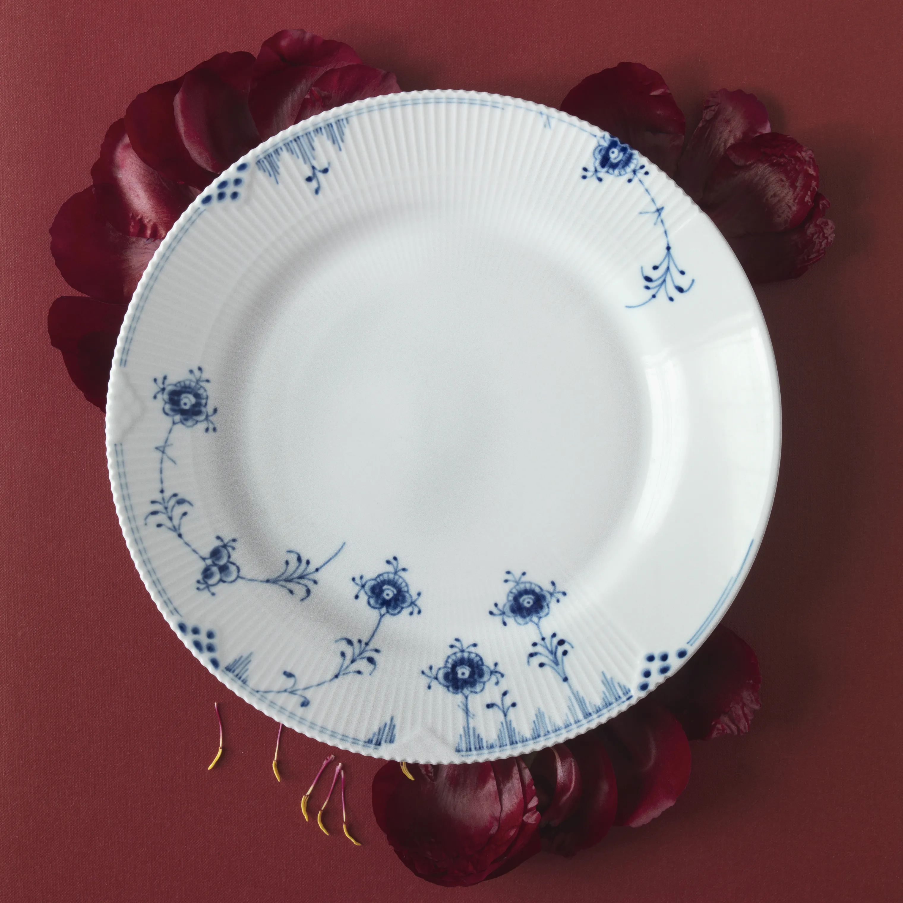 Royal Copenhagen Middagstallerkener Blå Elements Middagstallerken i Koboltblå/hvid, 28 cm, 2