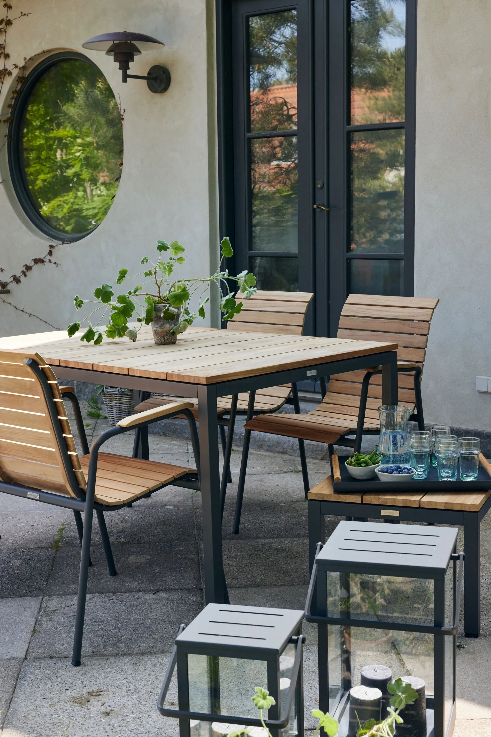 Mandalay Havemøbelsæt Toscana & Bellevue Havemøbelsæt - 5 dele i Antracit/Teak, 1 bord (L 132 cm) og 4 stole, 4