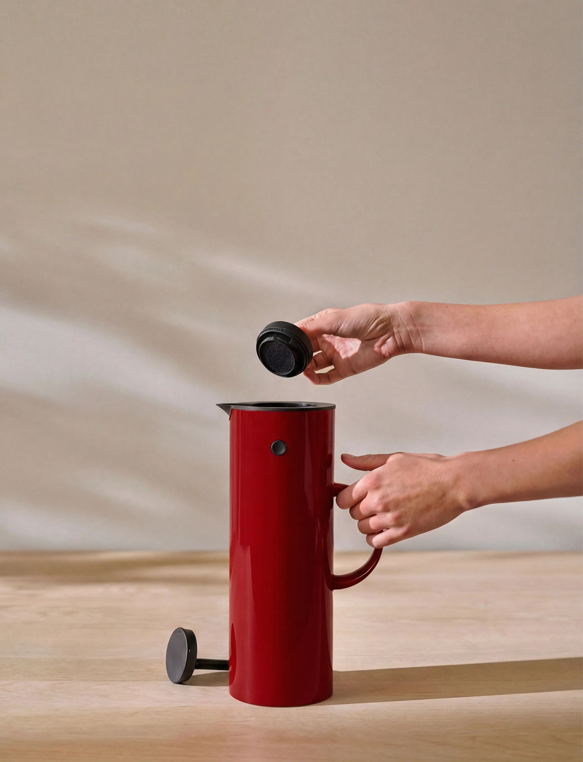 Stelton Termokander EM77 Termokande i cherry red, 2