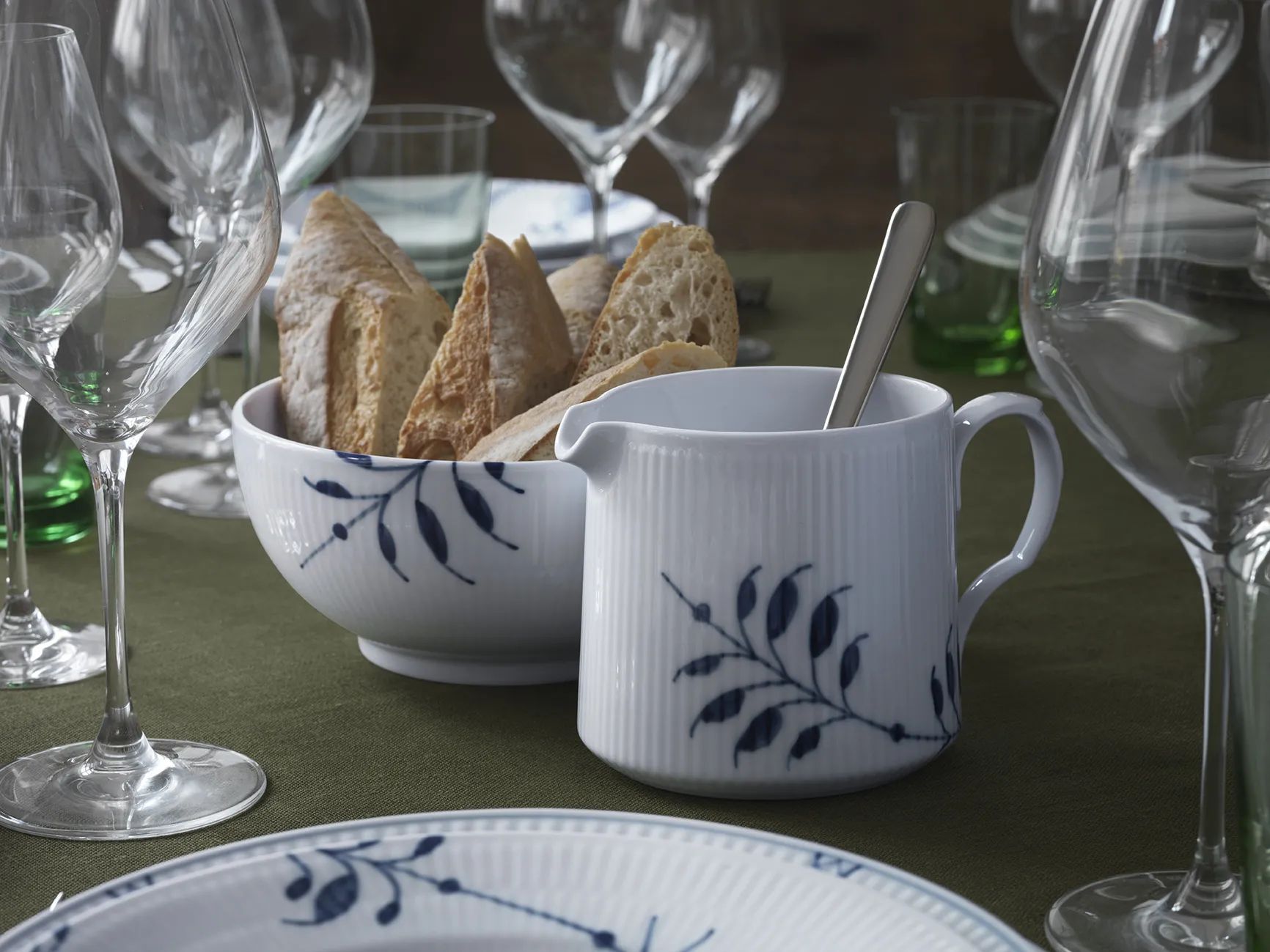 Royal Copenhagen Serveringskander Blå Mega Riflet Kande i 70 cl, 6