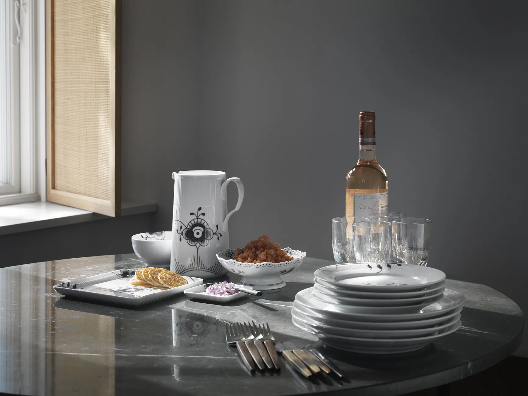 Royal Copenhagen Serveringskander Sort Mega Riflet Kande i 1.5 L, 3