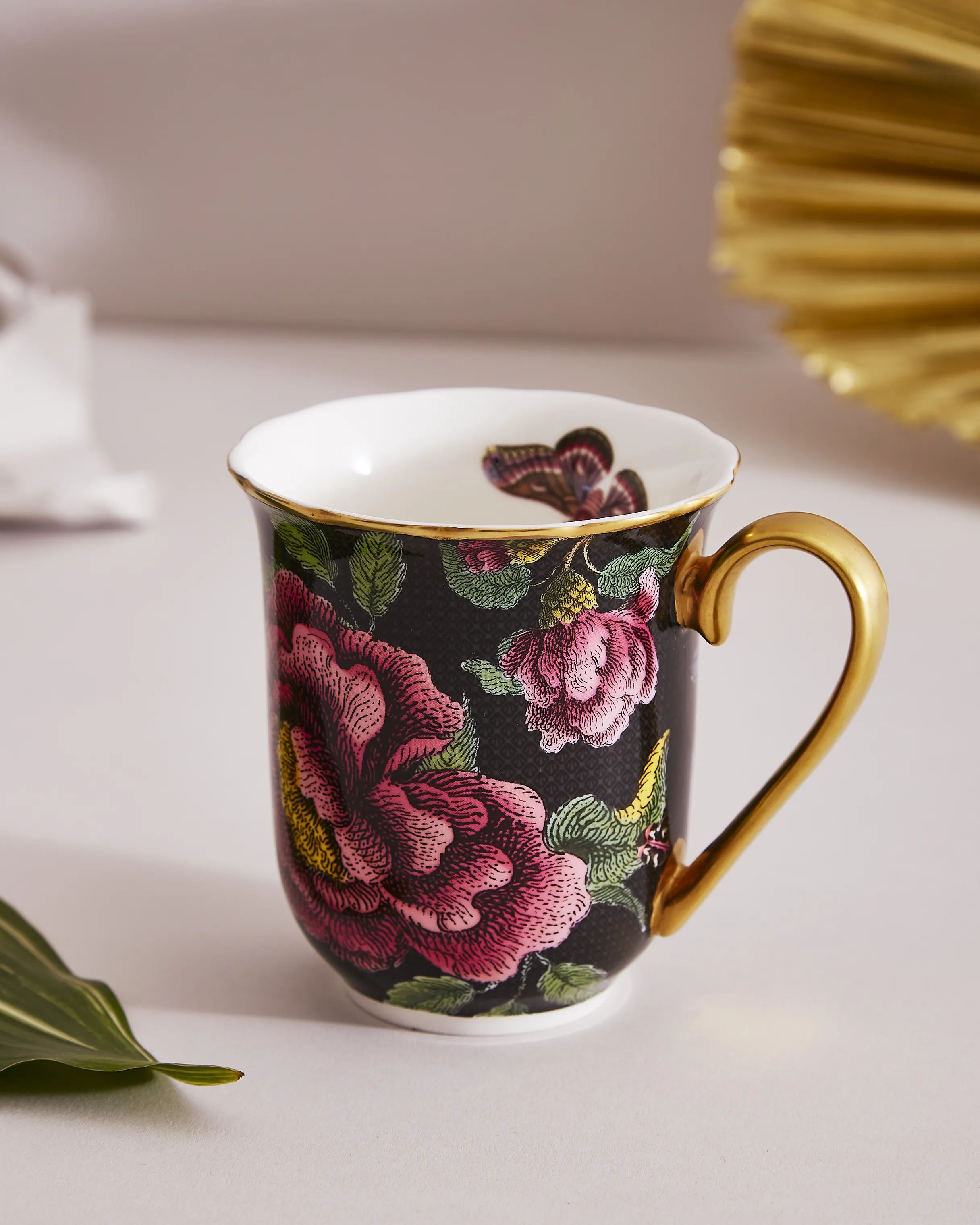 Spode Krus og kopper med hank Creatures Of Curiosity Krus i sort/Lyserød/guld, 3