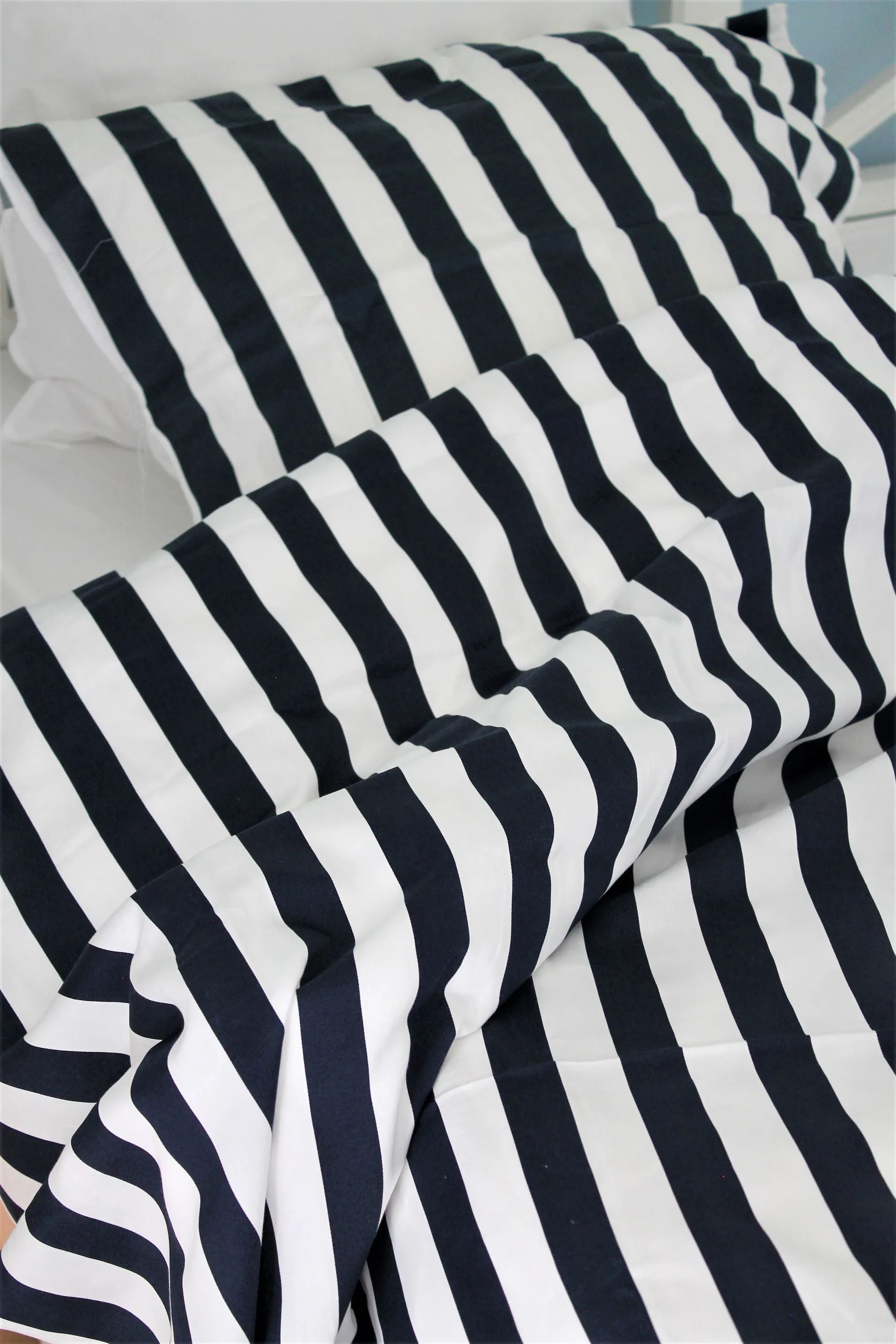 omhu Sengetøj Block strib Blok Strib Sengesæt i navy, B140 x L200 cm, 2