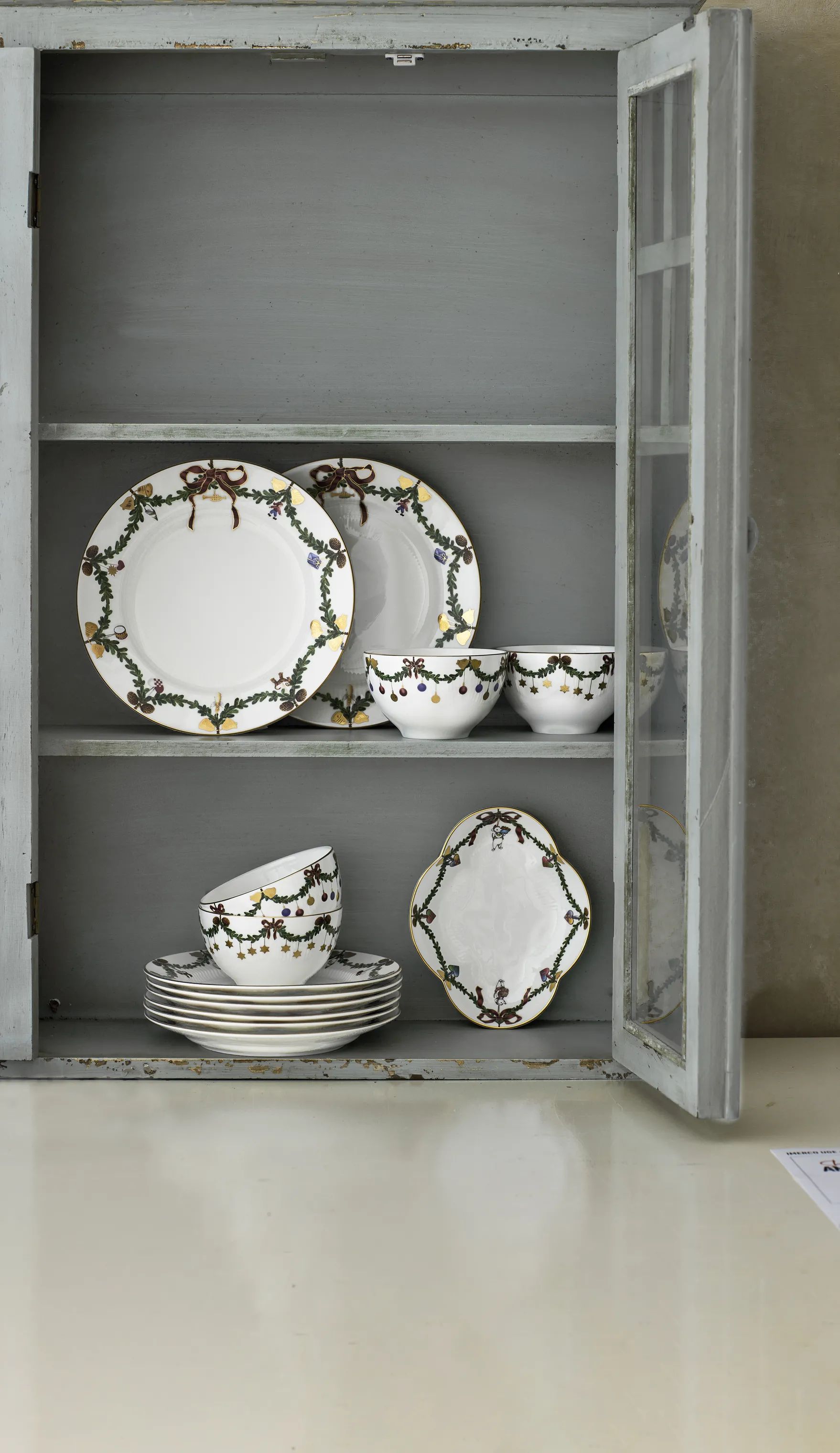 Royal Copenhagen Serveringsfade Stjerne Riflet Jul Fad i 17,5 cm, 5
