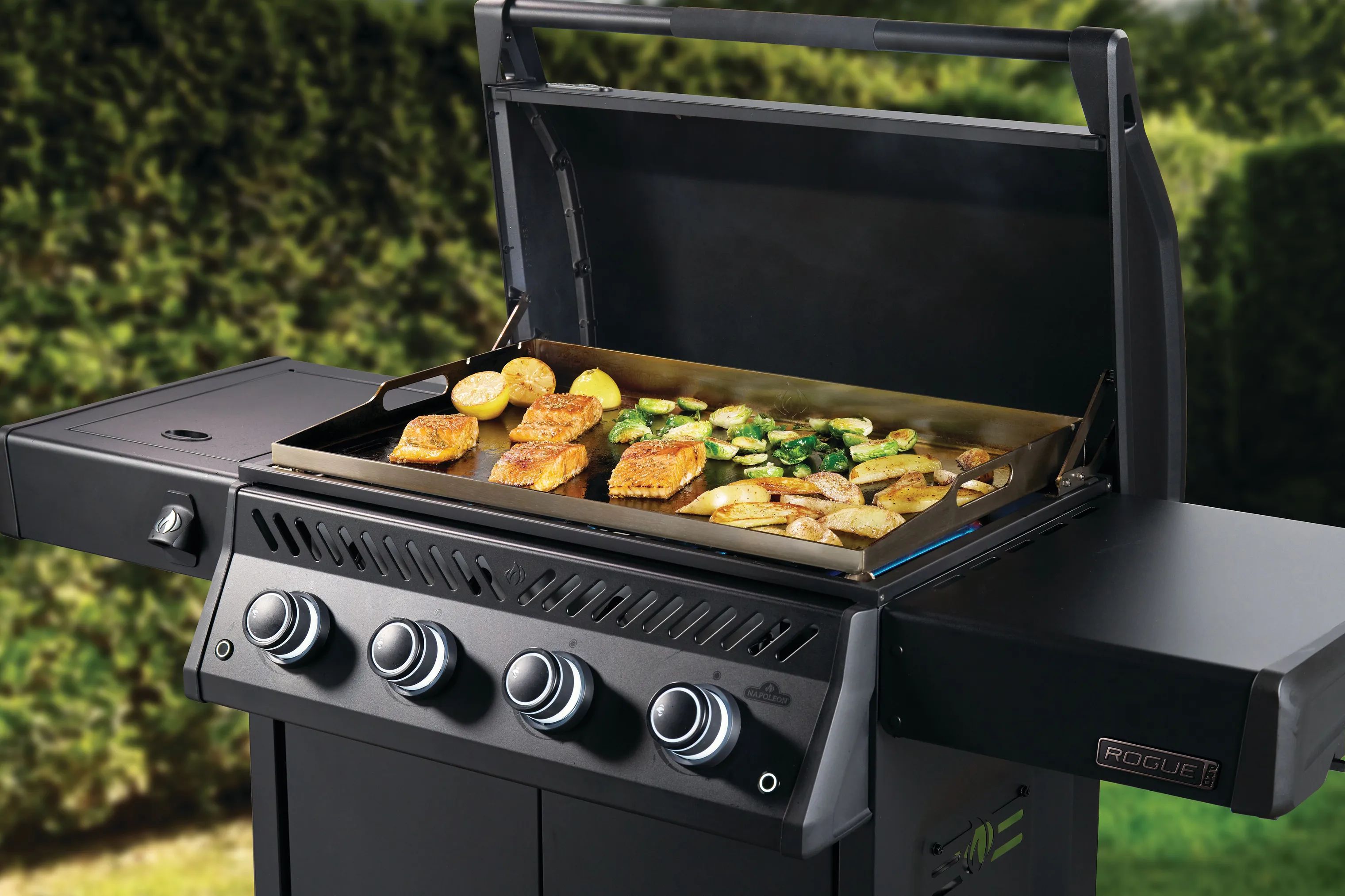 Napoleon Gasgrill 30'' Rogue Plancha Grill i Sort, 12