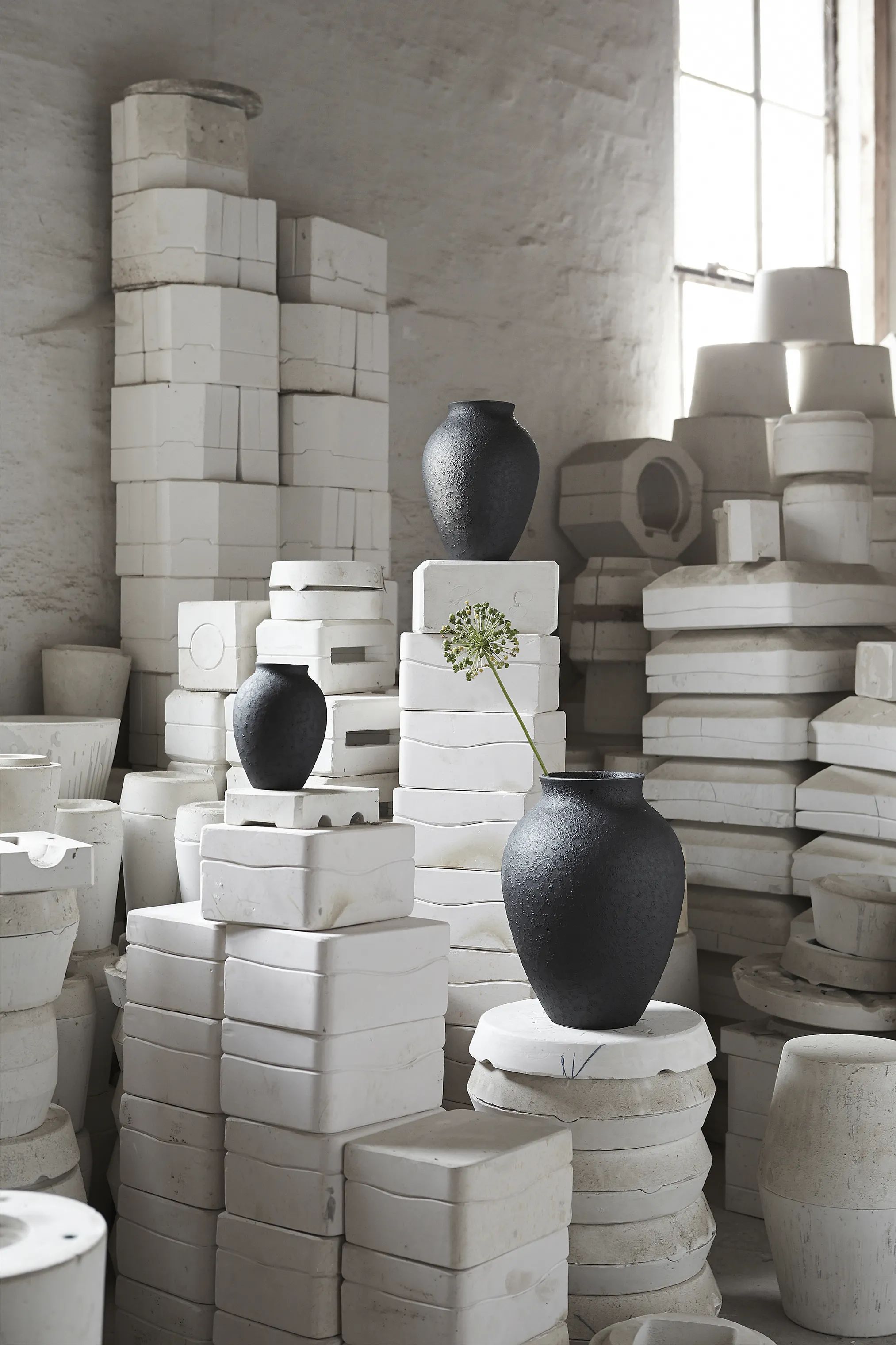 Knabstrup Keramik Vaser Vase i Sort, 27 cm, 3